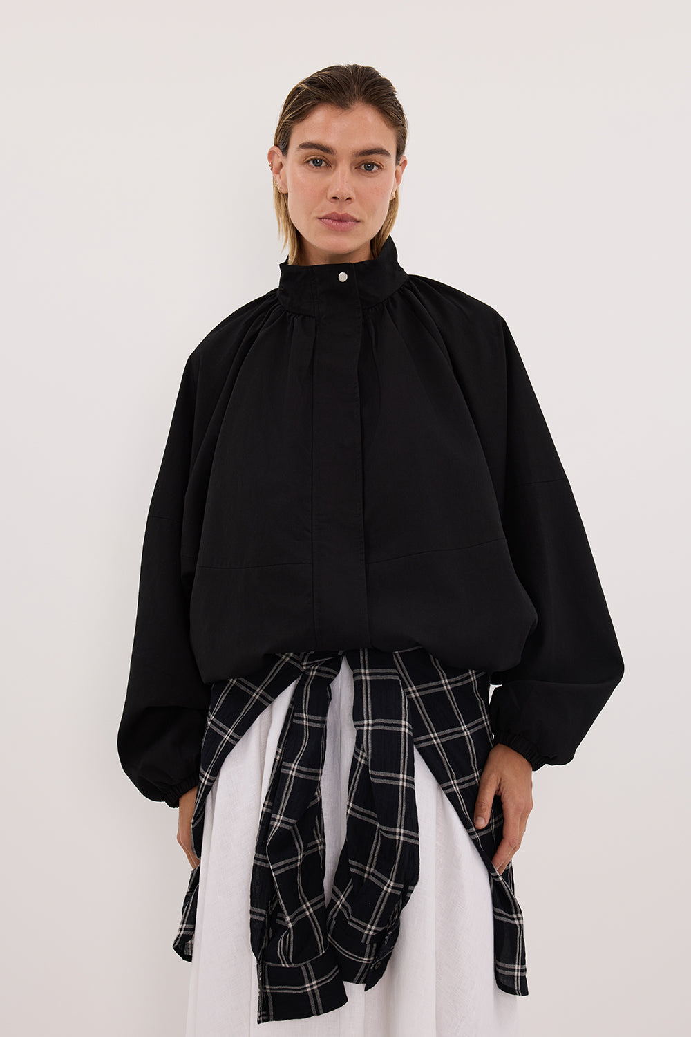 OAKLEE BLACK BATWING LIGHTWEIGHT JACKET