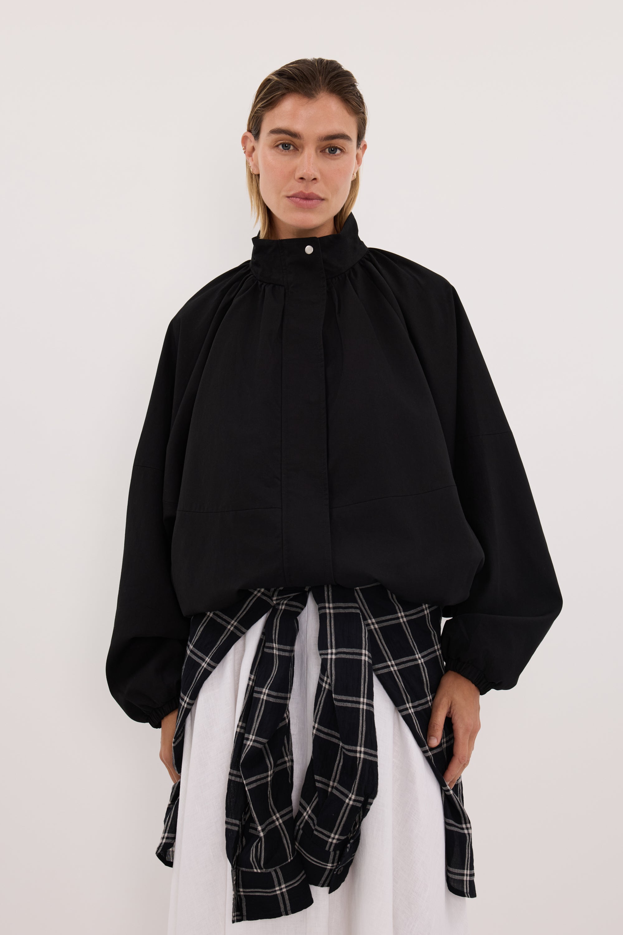 OAKLEE BLACK BATWING LIGHTWEIGHT JACKET