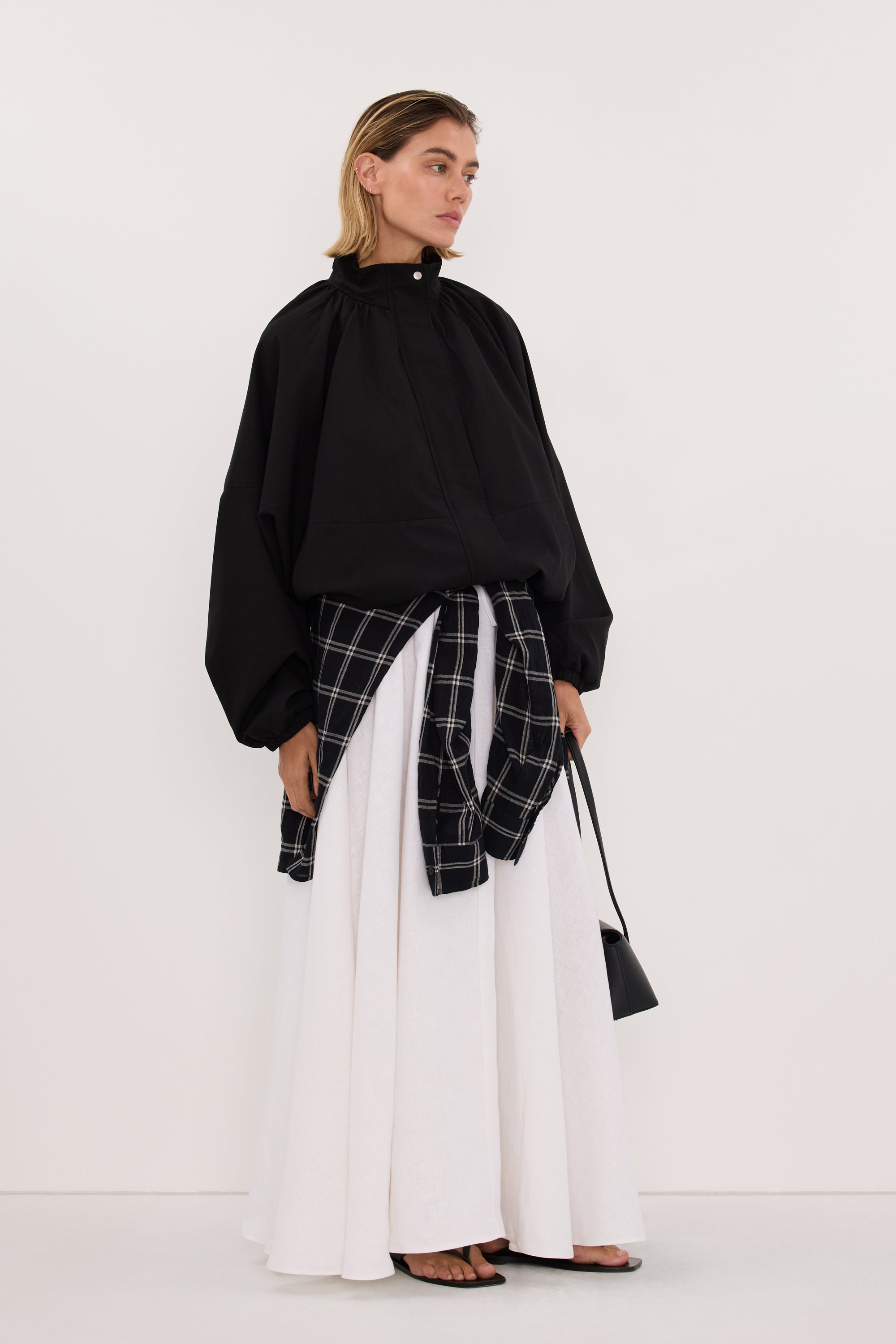 OAKLEE BLACK BATWING LIGHTWEIGHT JACKET