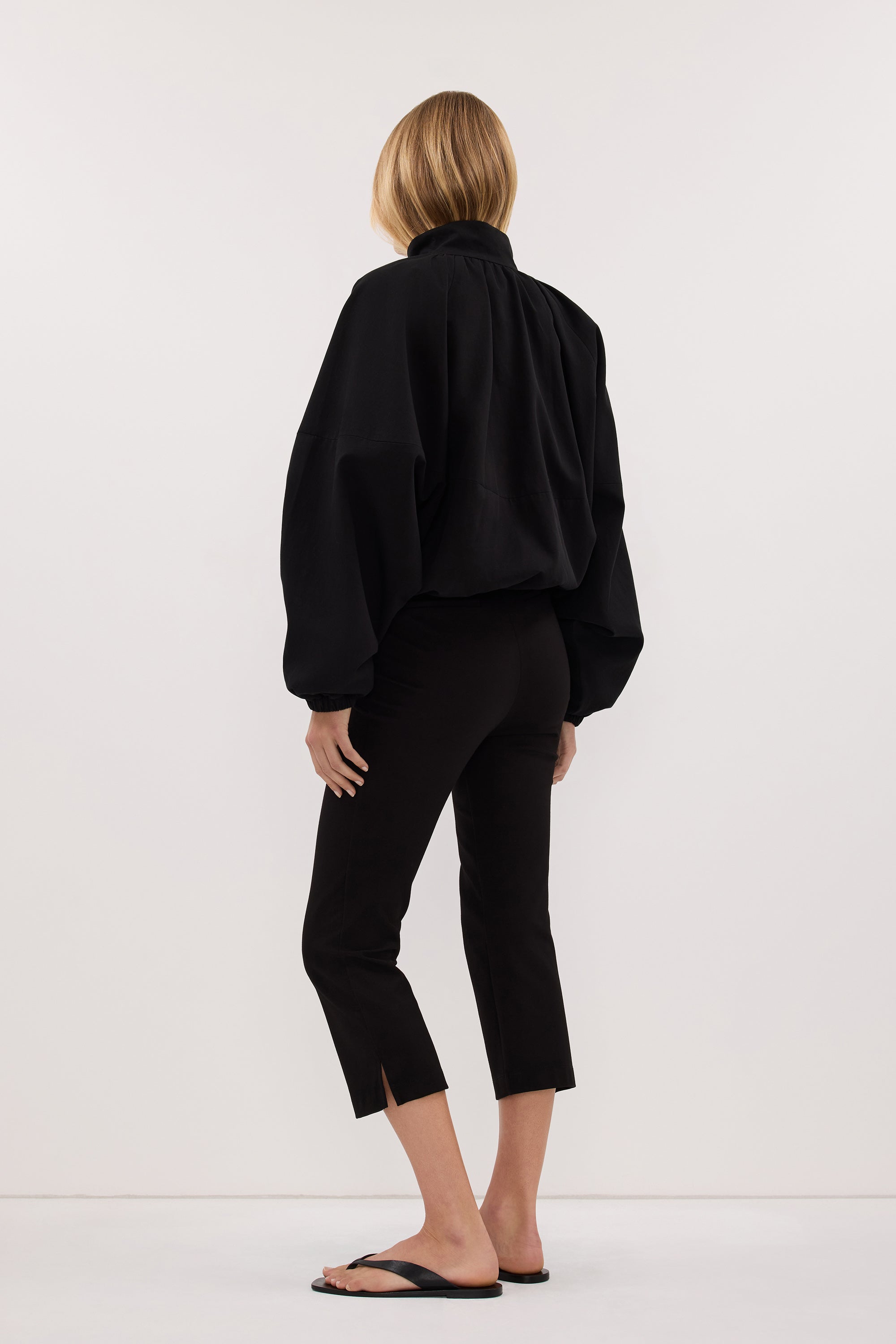 OAKLEE BLACK BATWING LIGHT JACKET – DISSH
