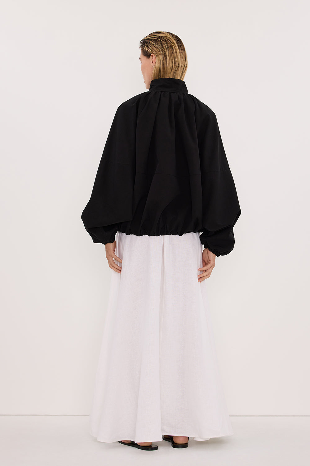 OAKLEE BLACK BATWING LIGHTWEIGHT JACKET