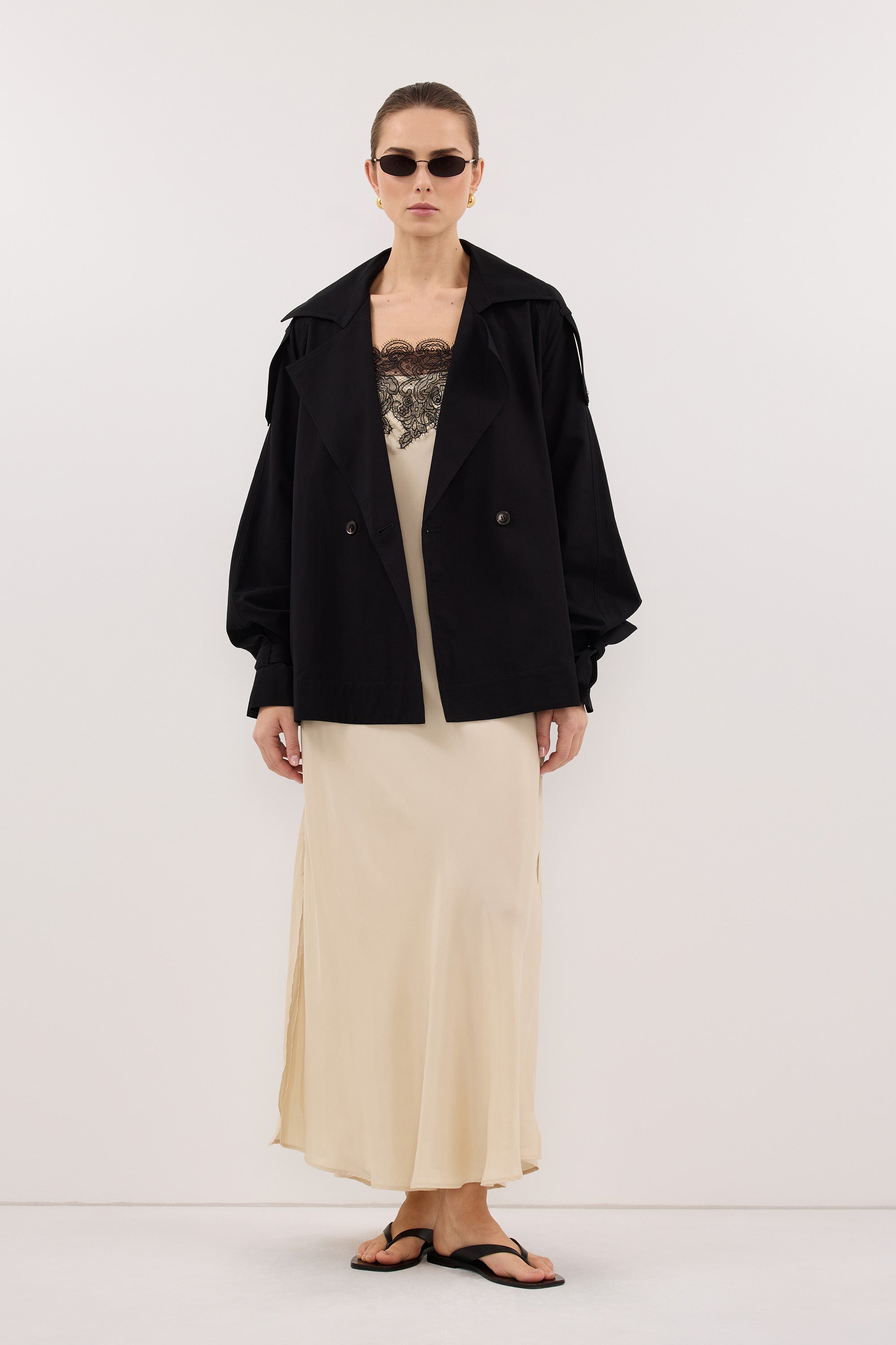 NINA BLACK LIGHTWEIGHT MINI TRENCH – DISSH
