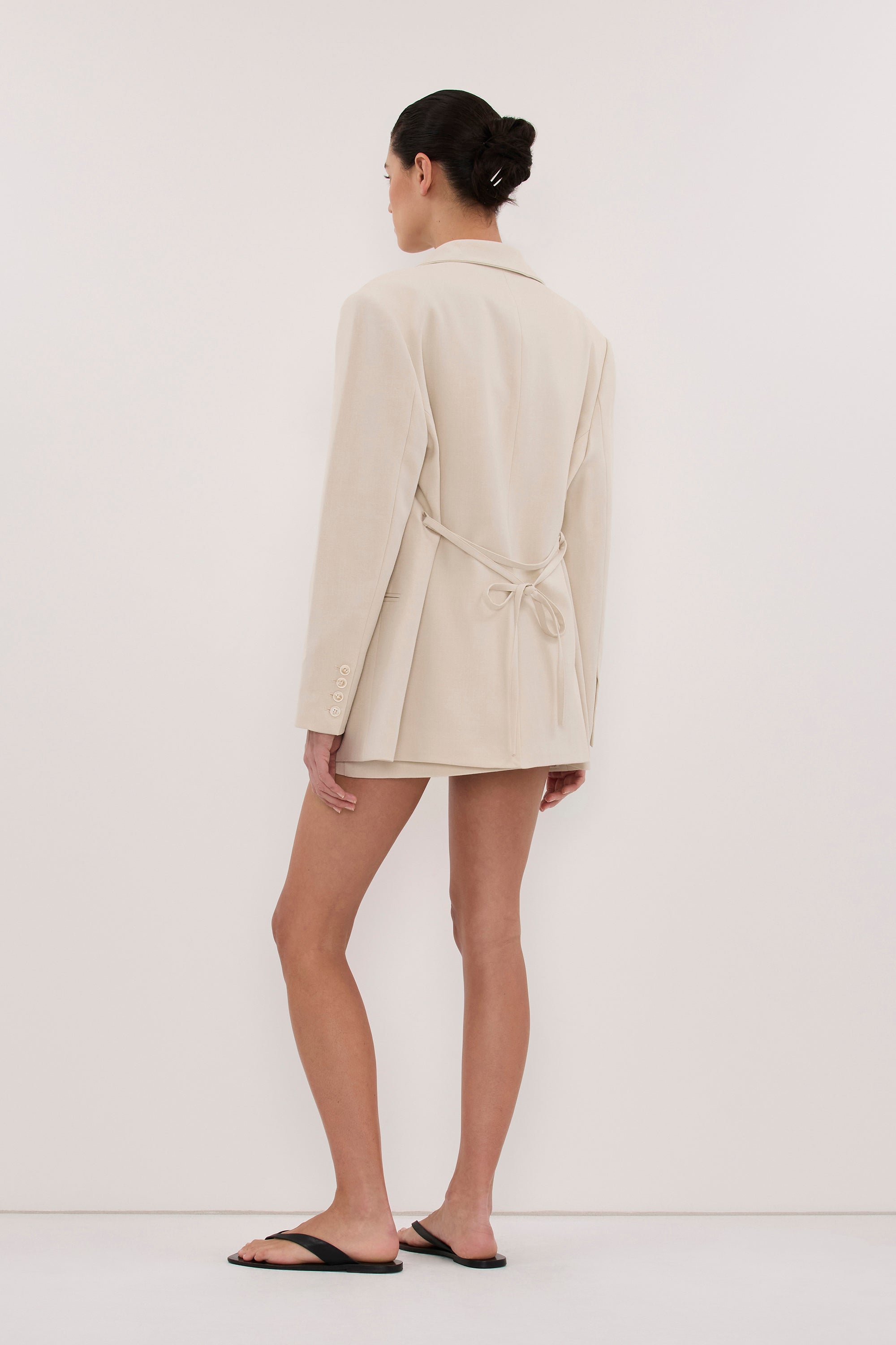 TRINITY BONE STAND COLLAR BLAZER
