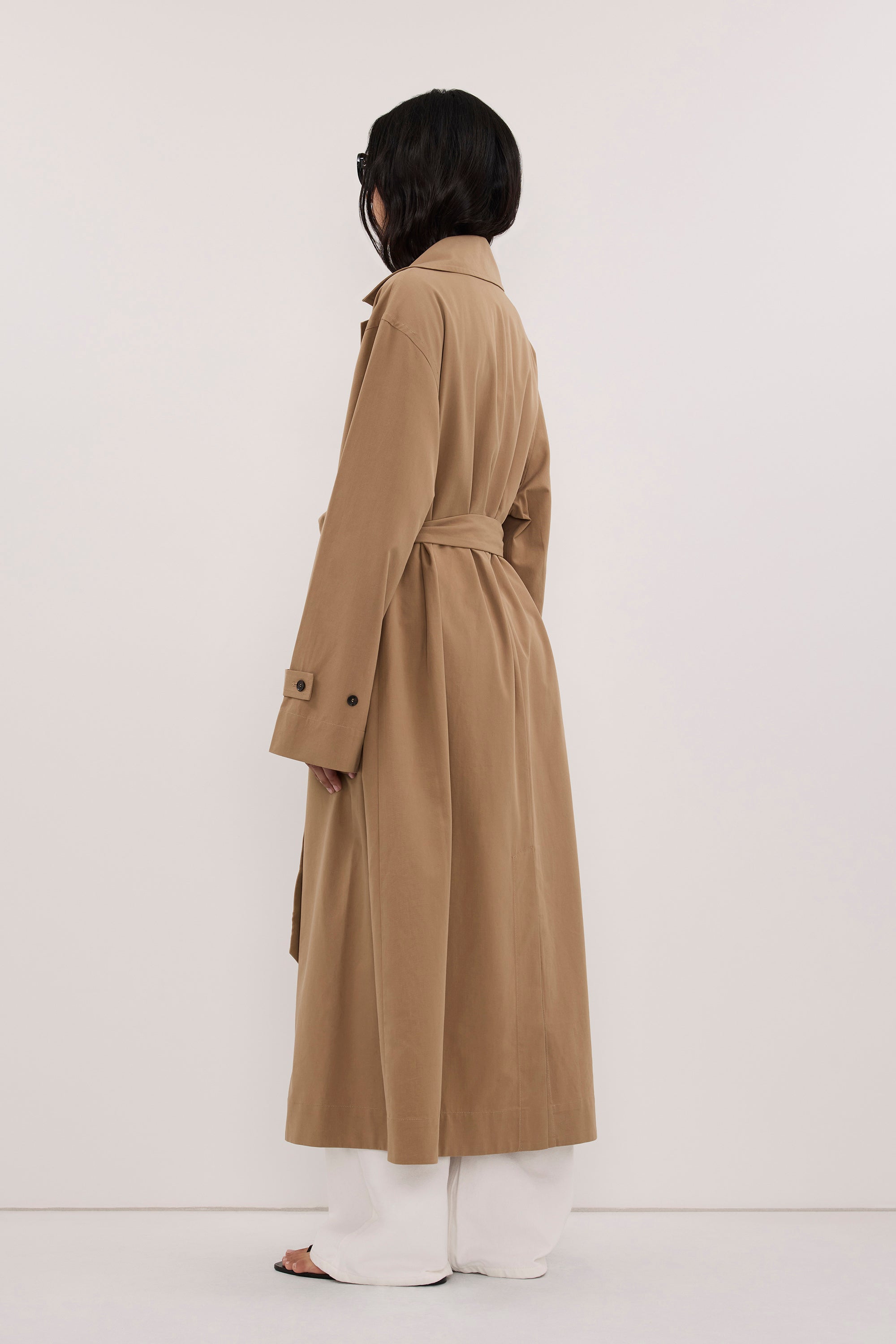 KAELA TAN LIGHTWEIGHT TRENCH COAT