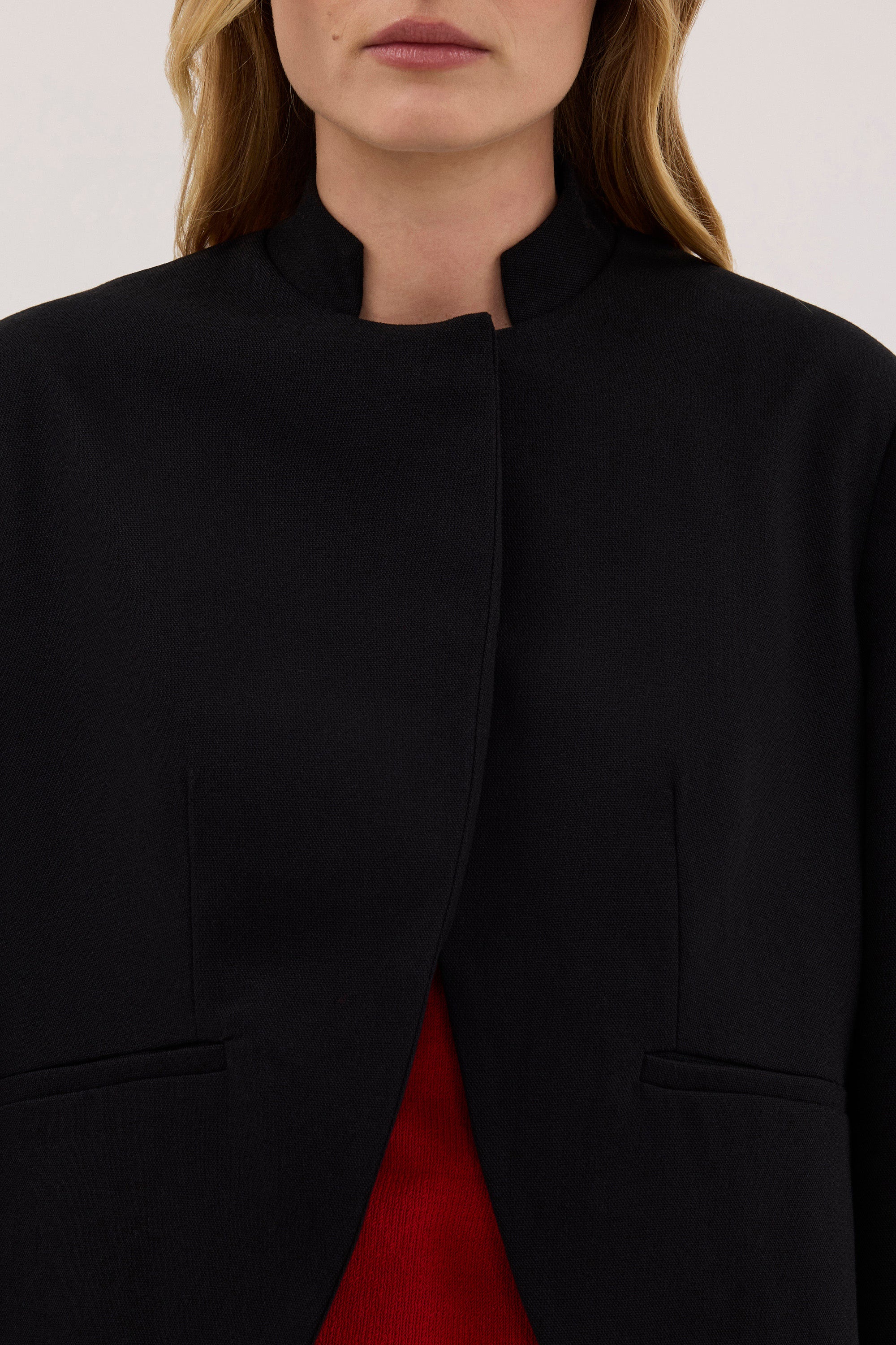 VIDA BLACK CROPPED BLAZER