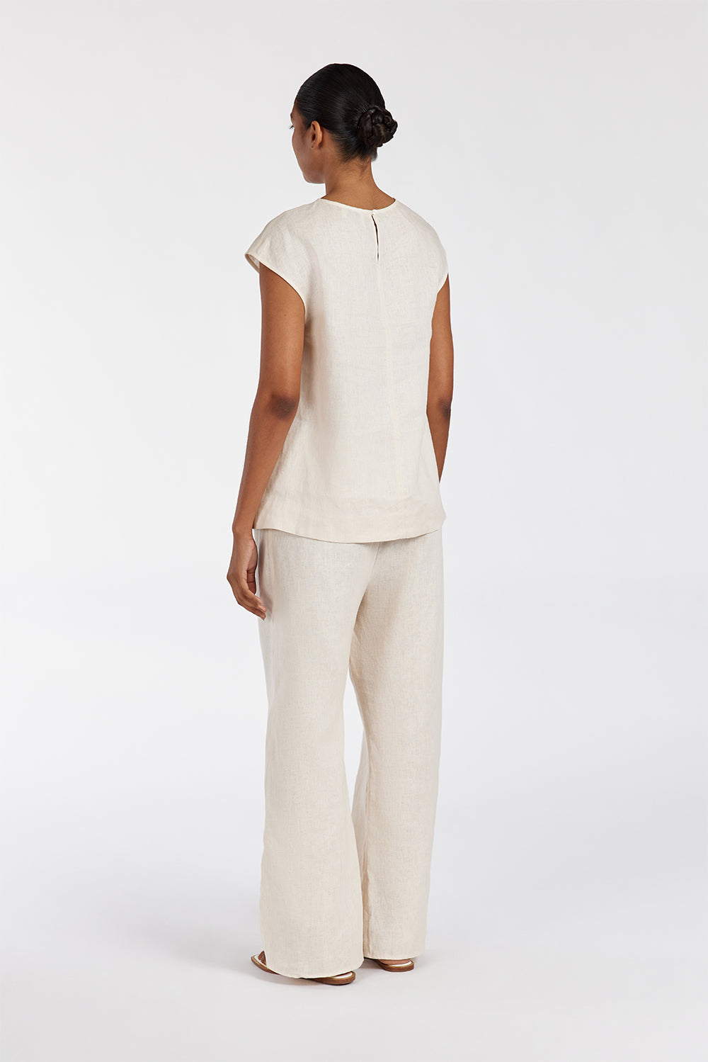 SANDY CREAM LINEN SHELL TOP | Dissh