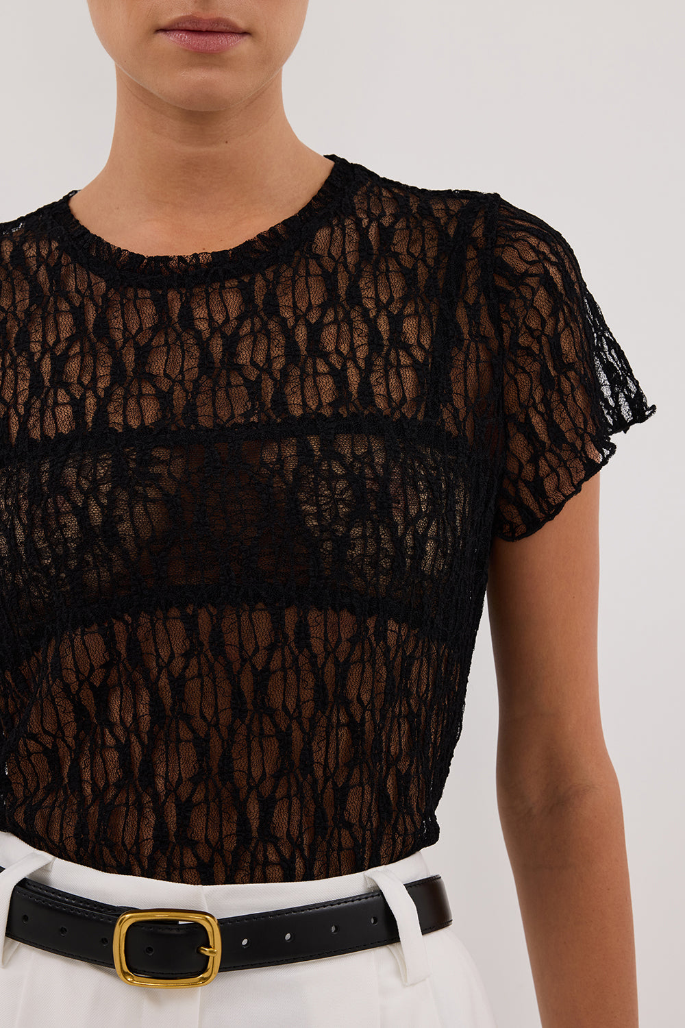 LIZZIE BLACK LACE CAP SLEEVE TOP | Dissh
