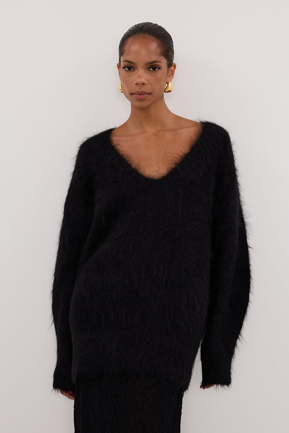 SALMA BLACK V NECK JUMPER