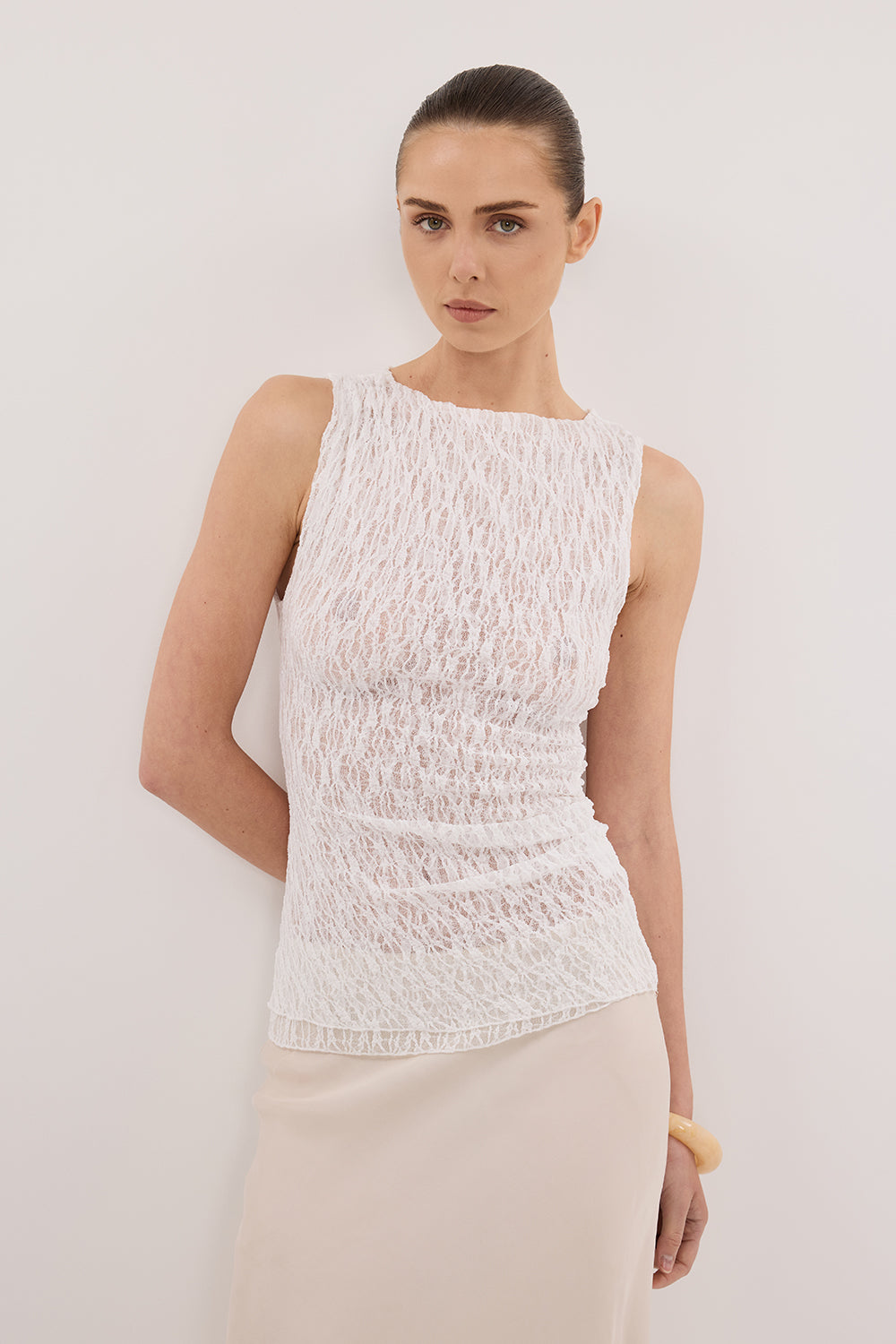 LIZZIE WHITE SLEEVELESS LACE TOP – DISSH