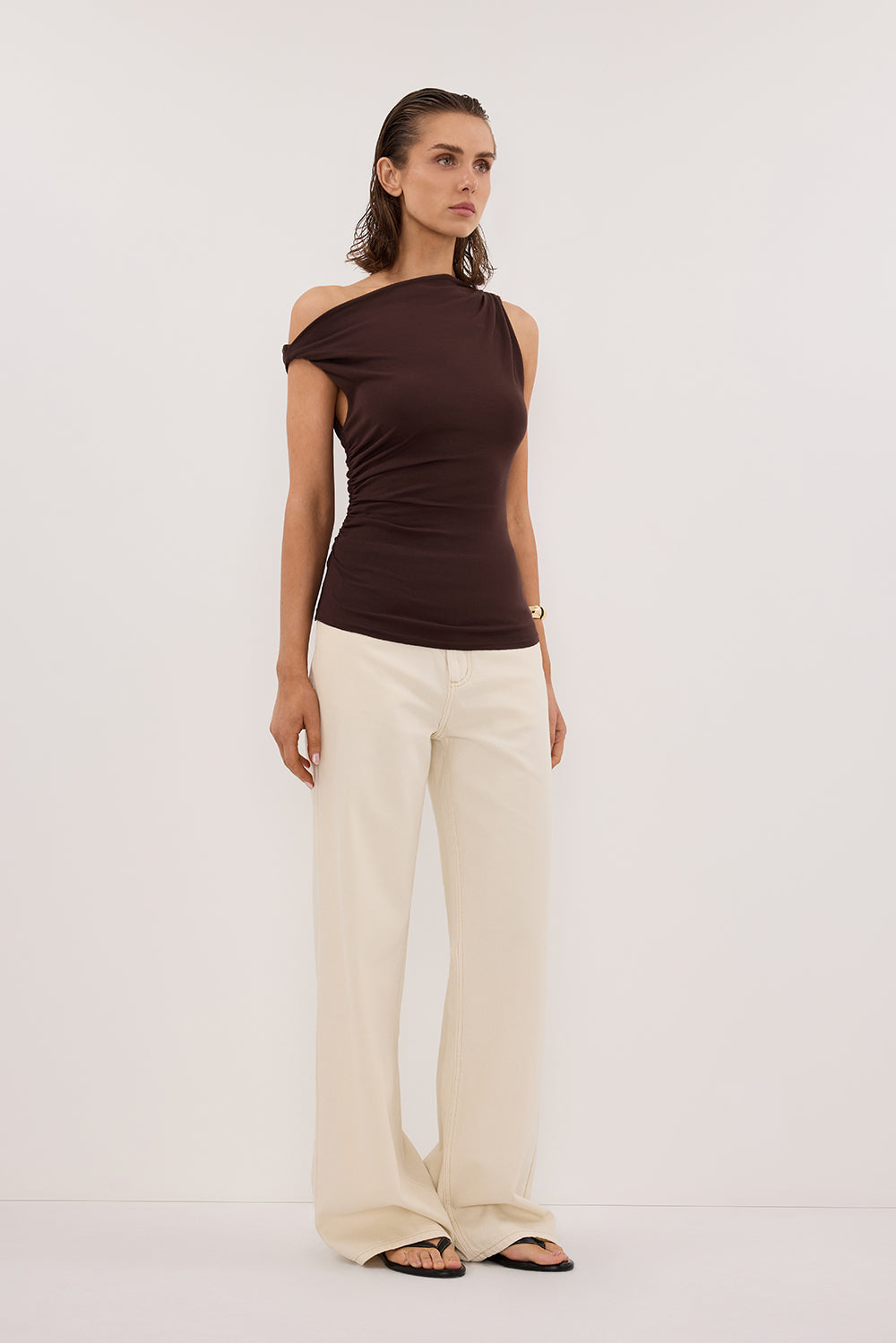 INEZ CHOC ASYM KNIT TOP