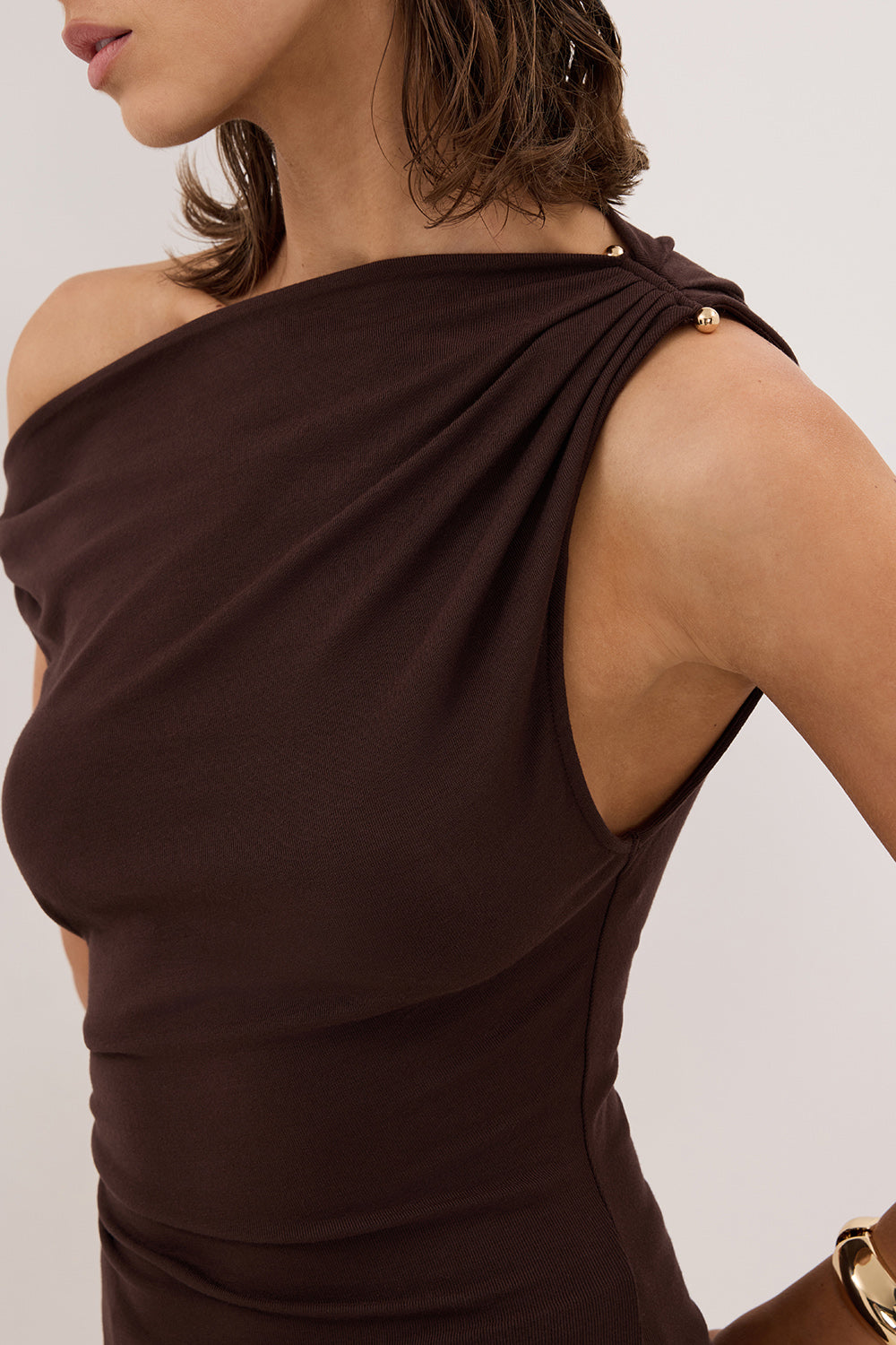 INEZ CHOC ASYM KNIT TOP