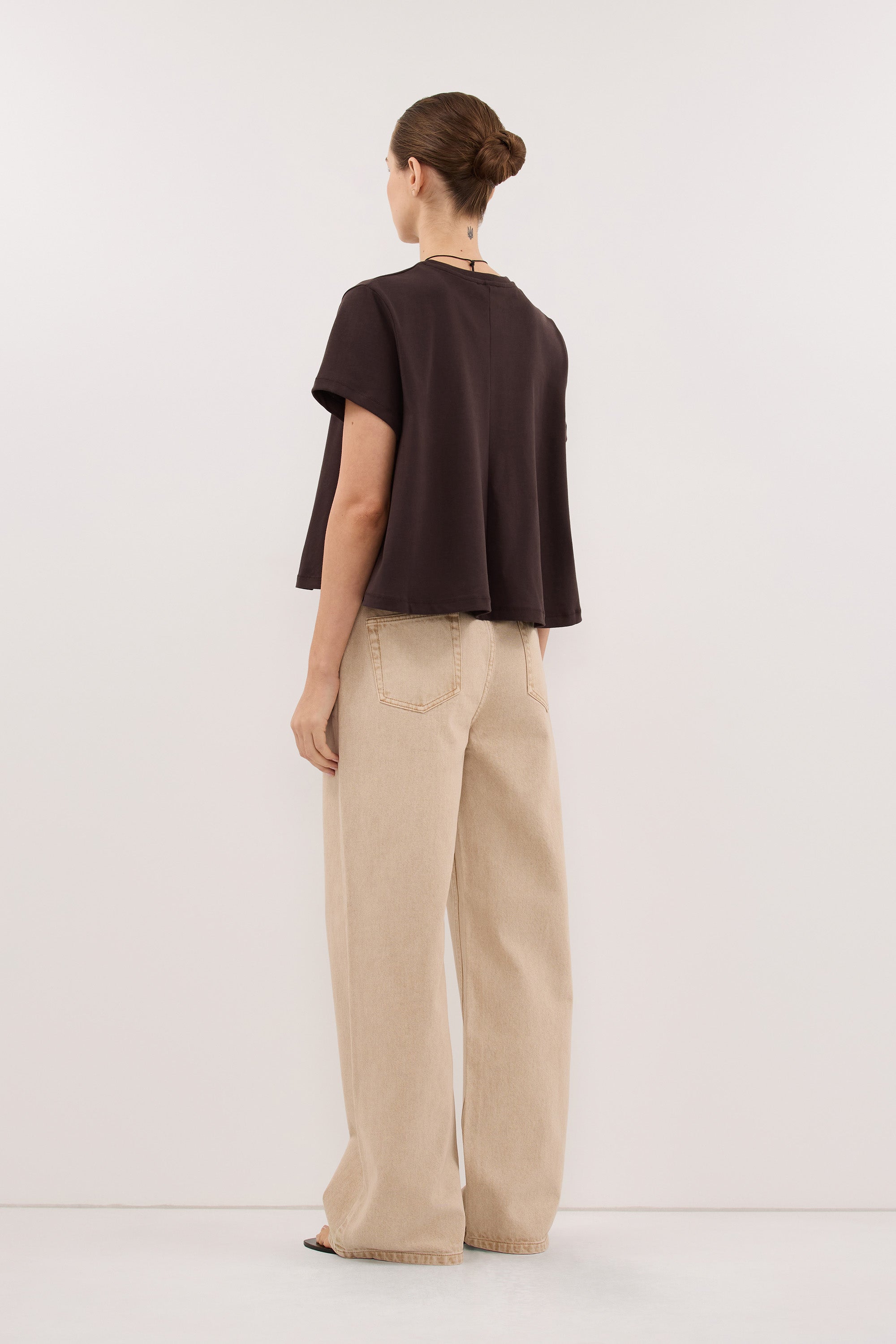 TATUM BITTER CHOC SHORT SLEEVE COTTON TEE
