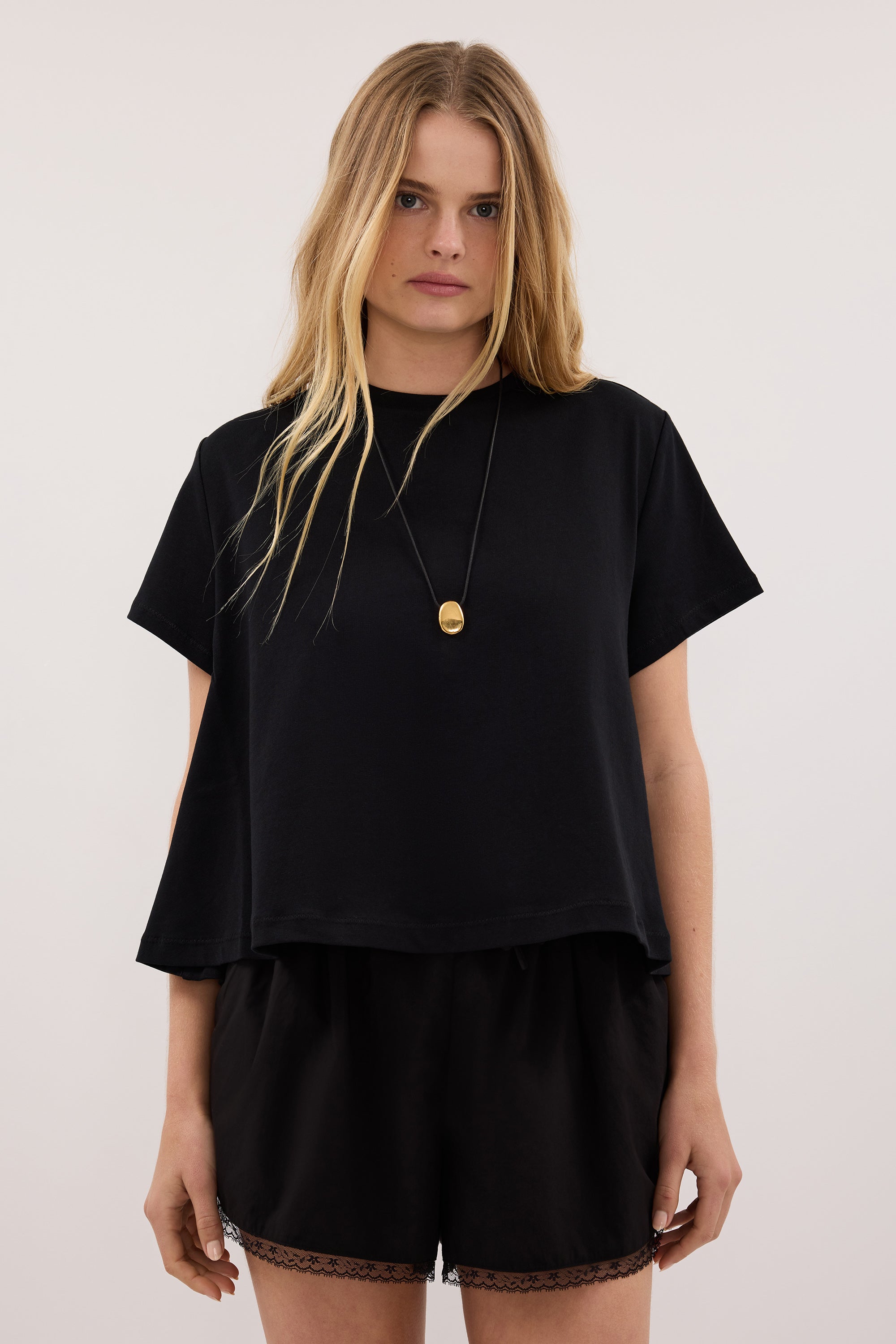 TATUM BLACK SHORT SLEEVE COTTON TEE