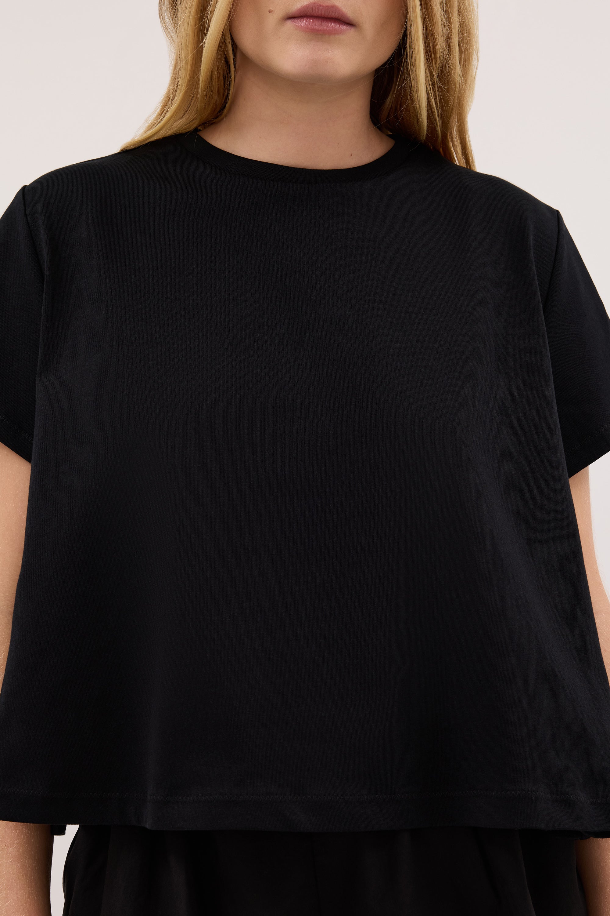 TATUM BLACK SHORT SLEEVE COTTON TEE