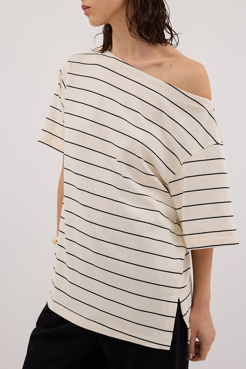 ESME OFF WHITE  STRIPE ASYM TEE