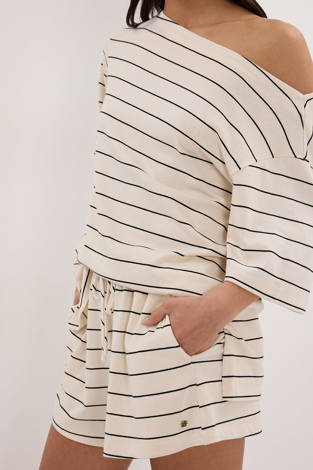 ESME OFF WHITE  STRIPE ASYM TEE