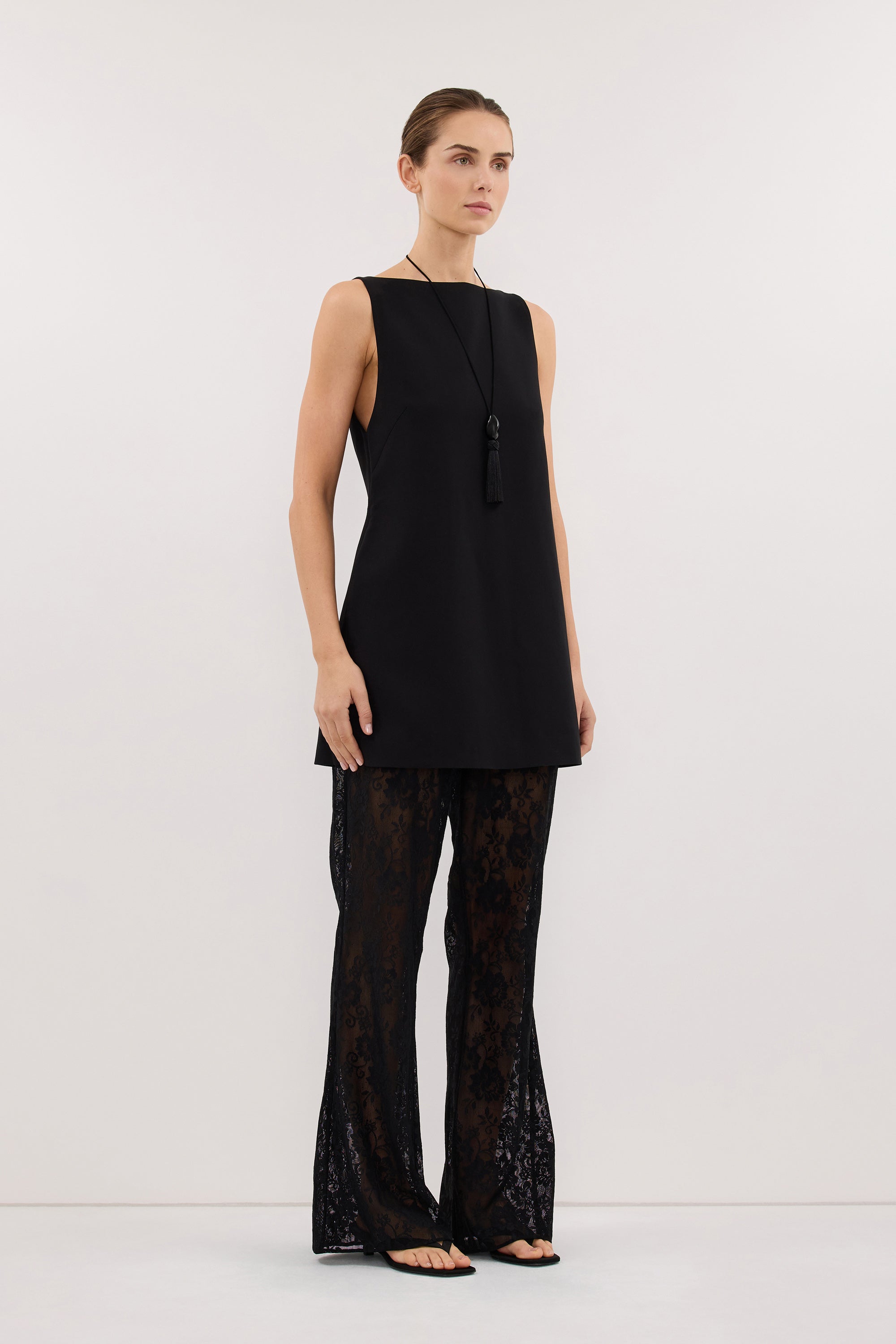 ROWIE BLACK SLEEVELESS BOAT NECK TUNIC TOP
