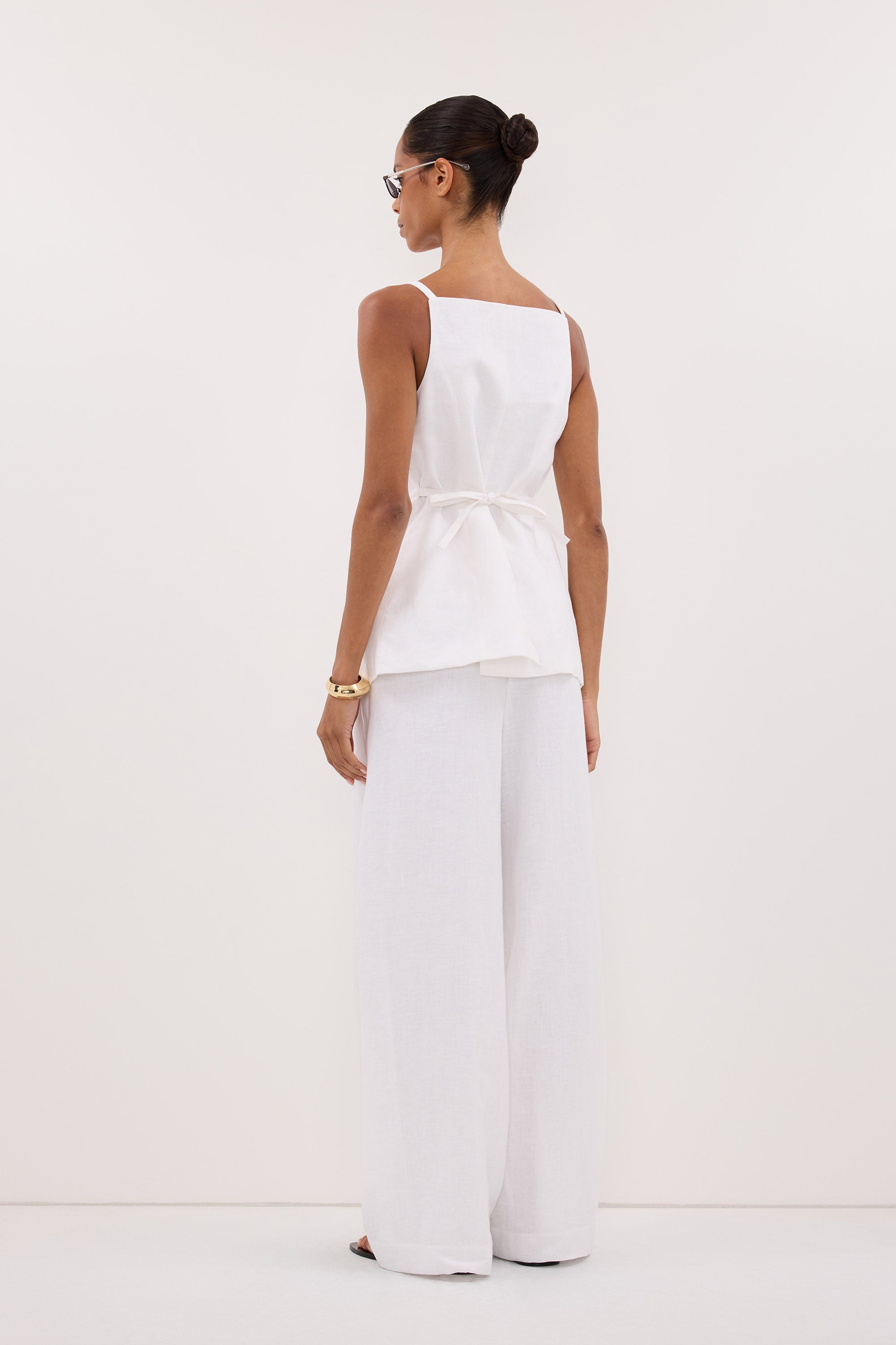 VIV WHITE SLEEVELESS LINEN VEST