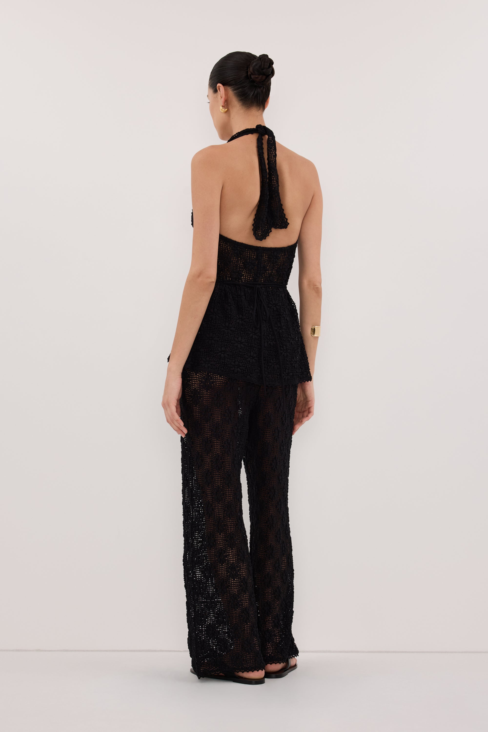 AGNES BLACK SLEEVELESS CROCHET HALTER TOP