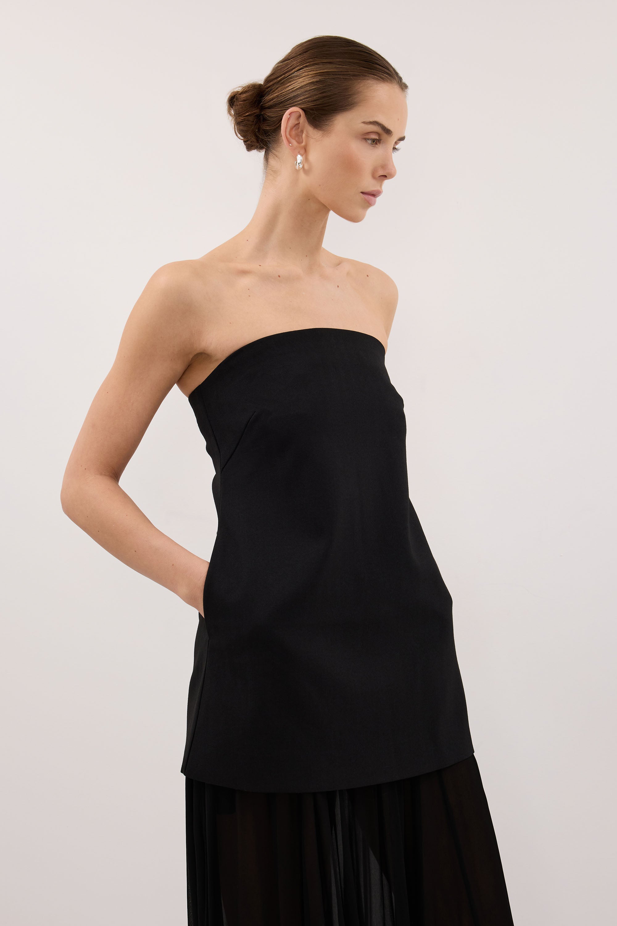 CYRUS BLACK STRAPLESS TUNIC TOP