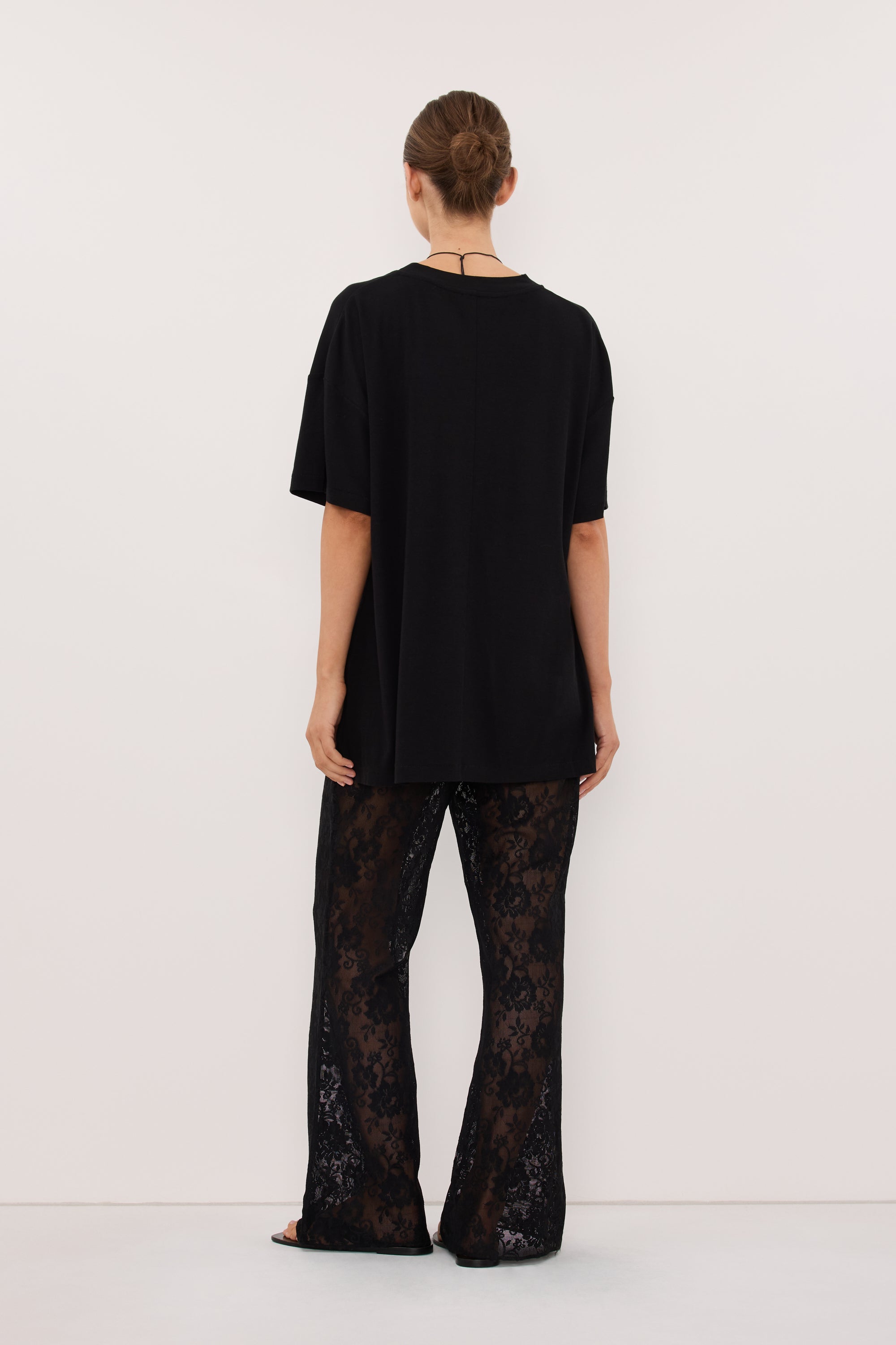 SLOANE BLACK COTTON LONGLINE TEE
