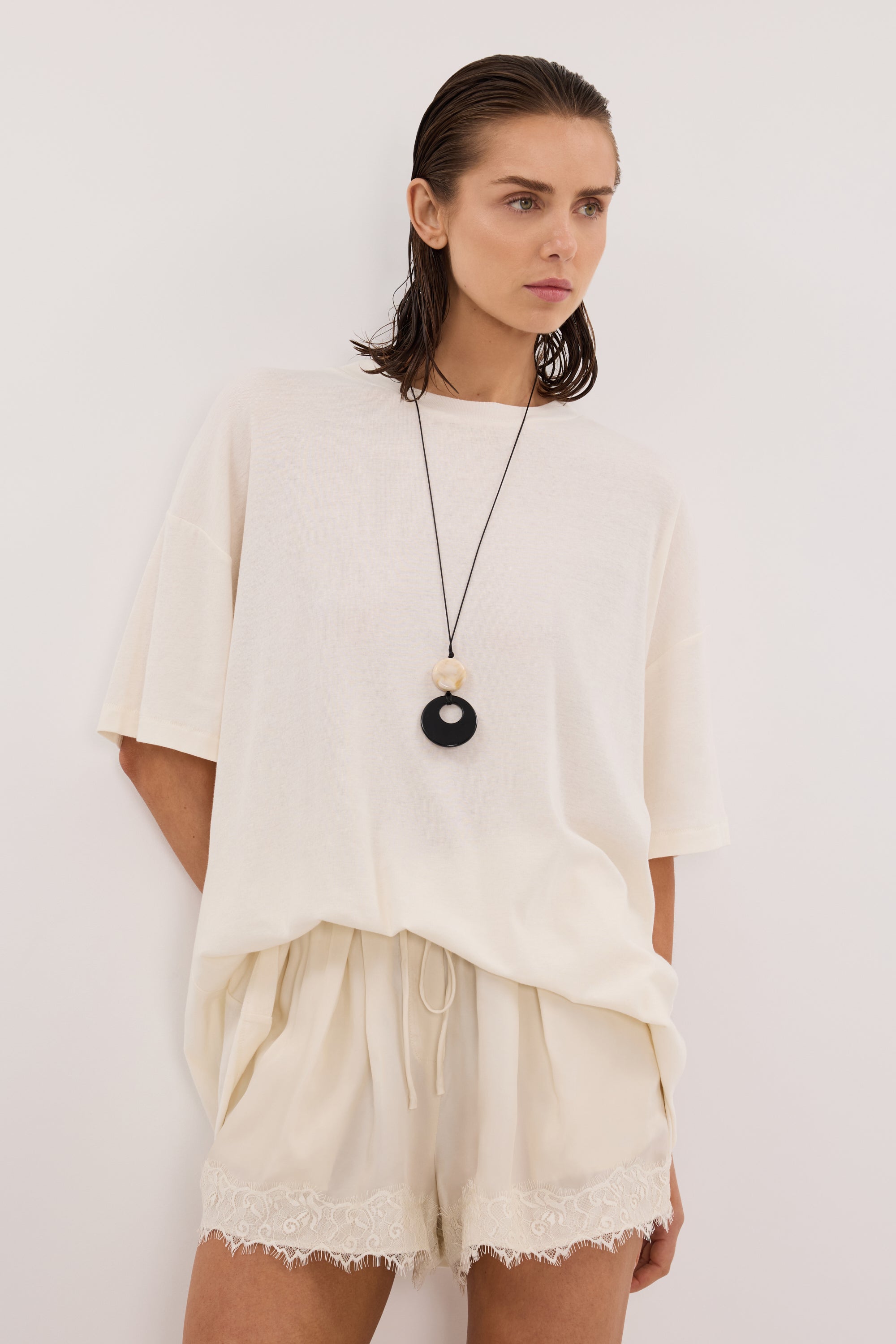SLOANE CREAM COTTON LONGLINE TEE