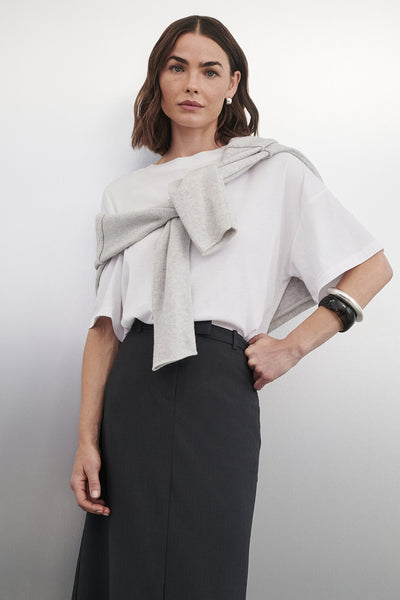 Bambi wearing SLOANE WHITE COTTON LONGLINE TEE