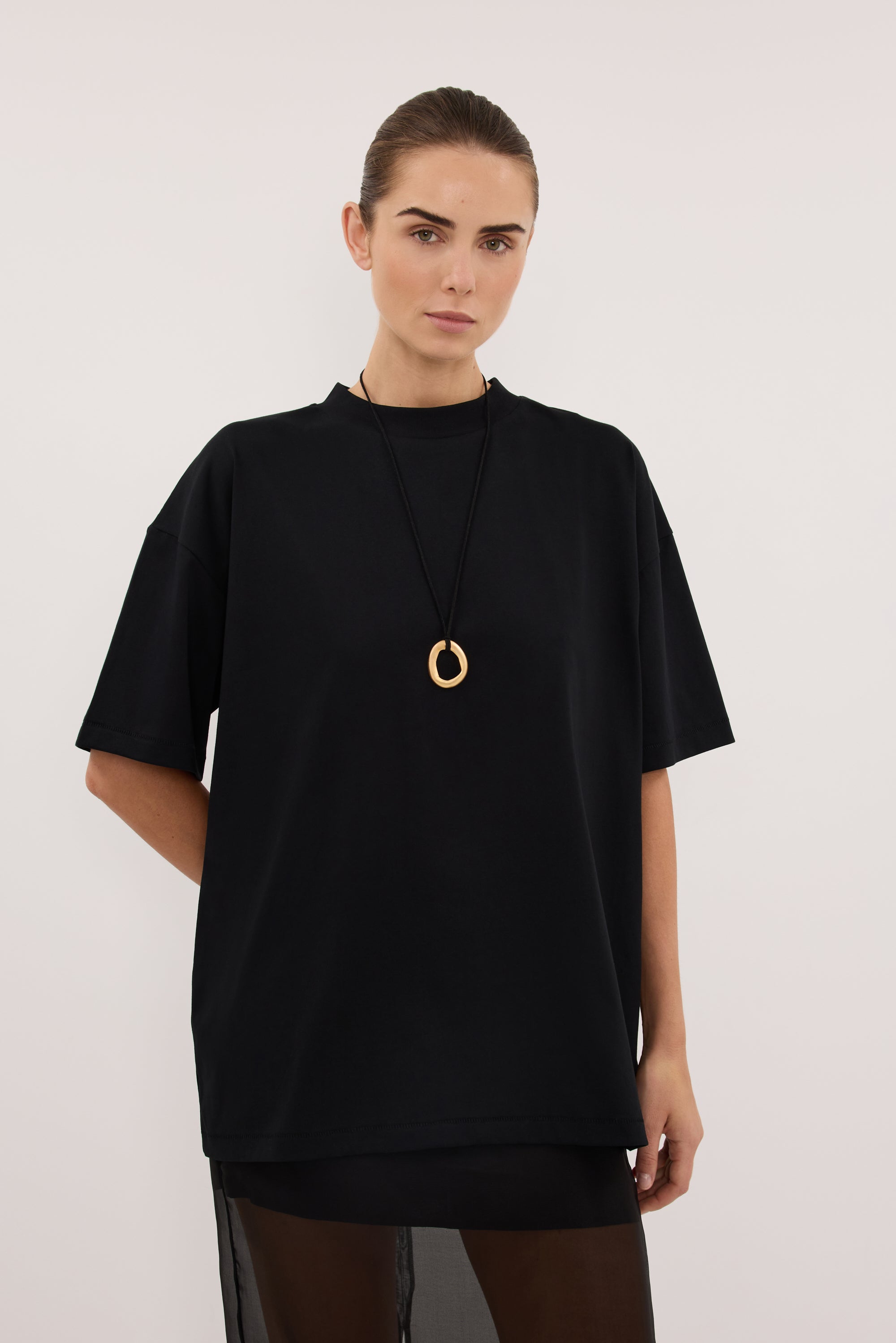 TYRA BLACK BOYFRIEND TEE