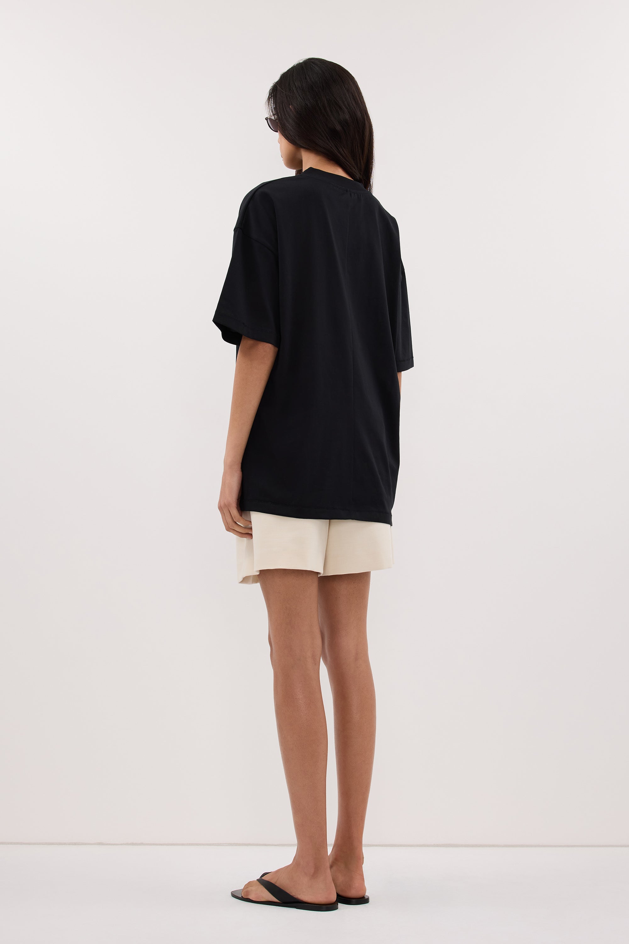 TYRA BLACK BOYFRIEND TEE