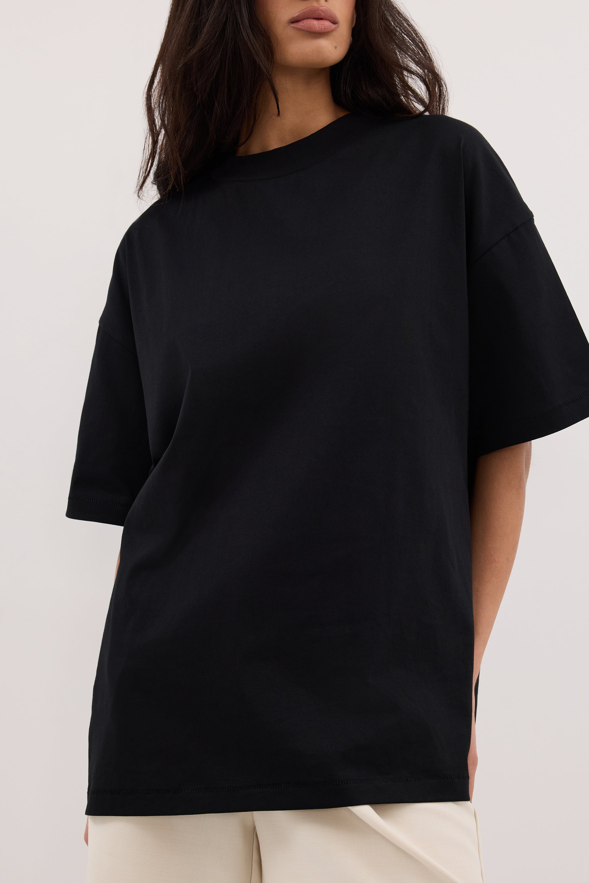 TYRA BLACK BOYFRIEND TEE