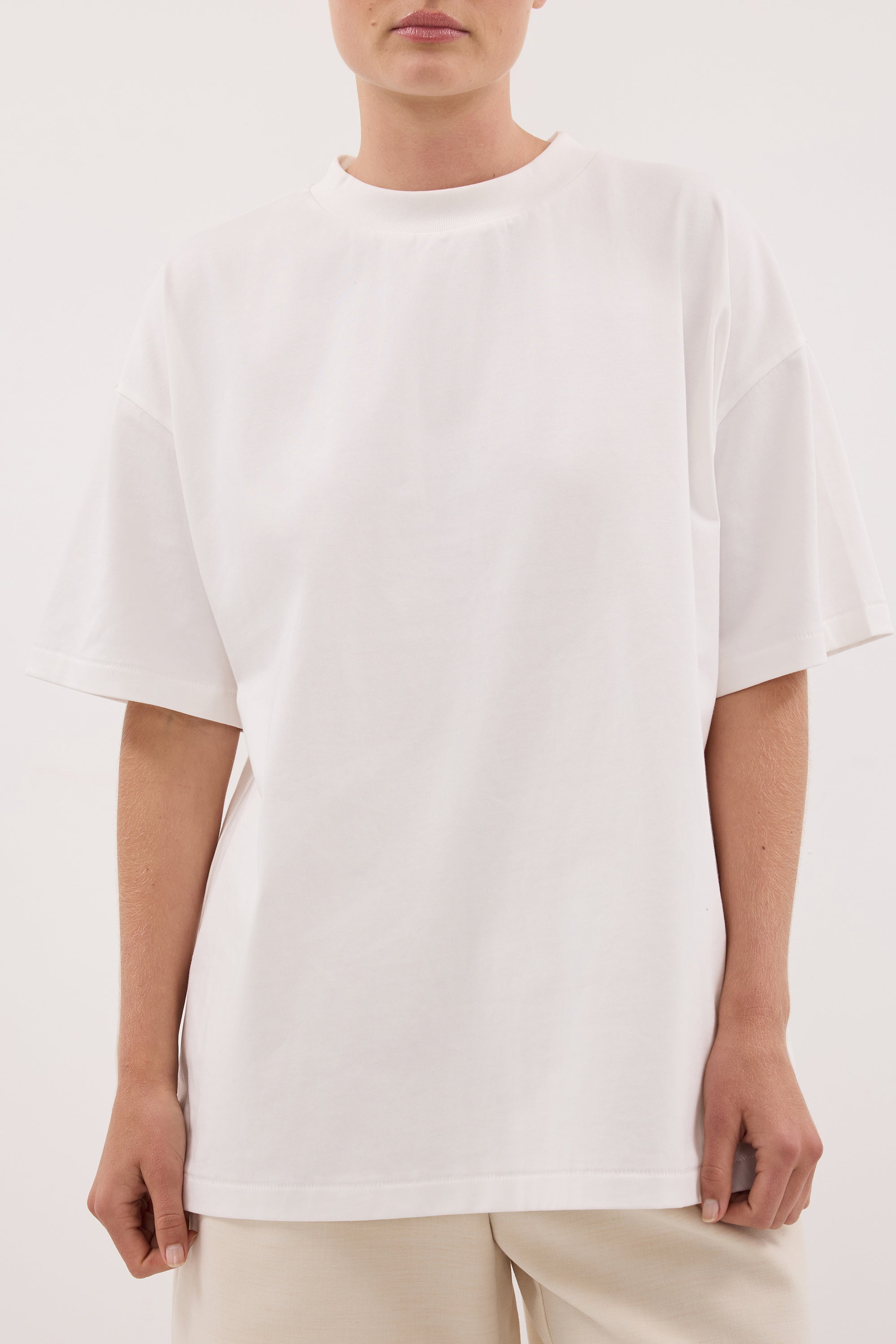 TYRA WHITE BOYFRIEND TEE