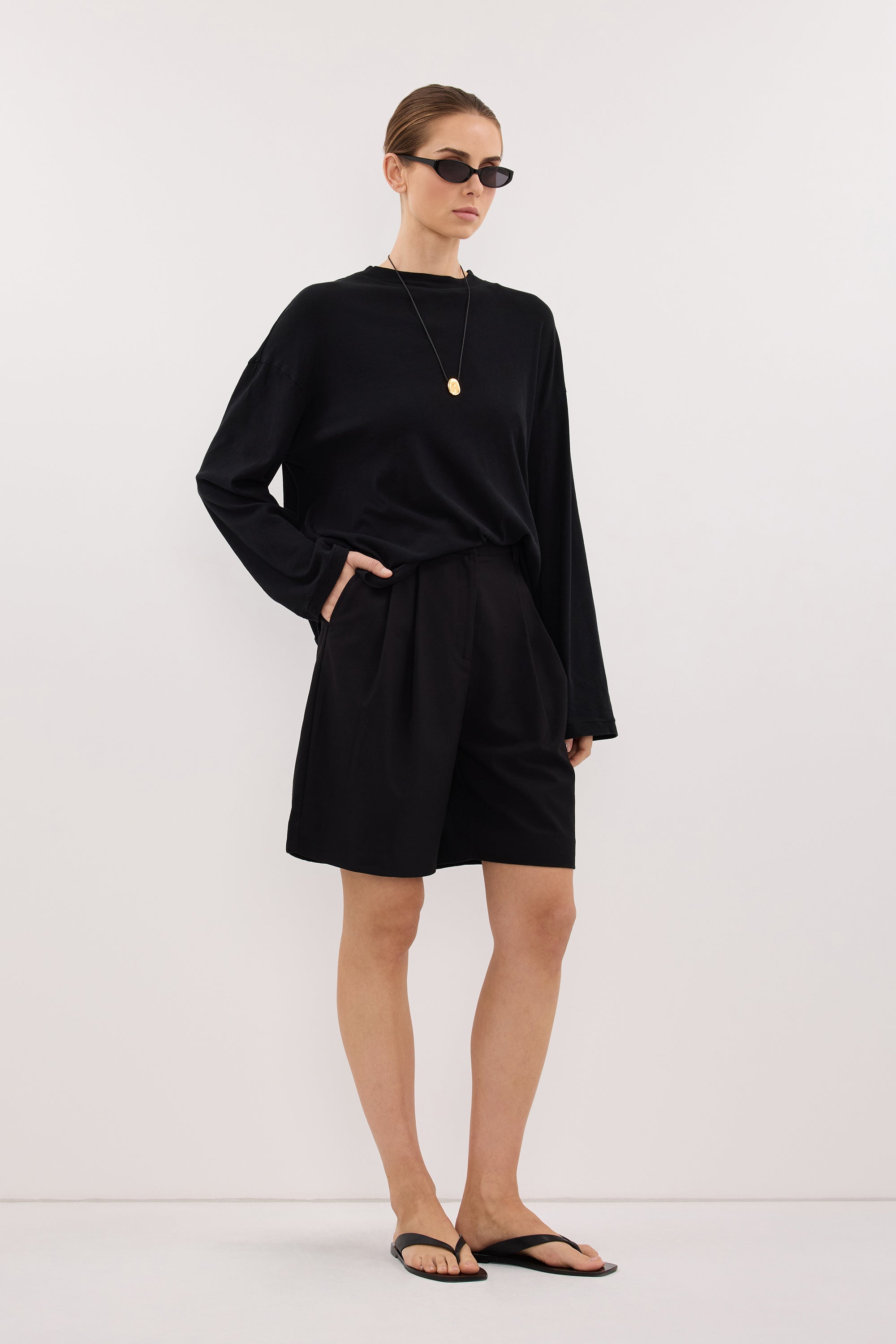 SLOANE BLACK LONG SLEEVE CREW KNIT TOP