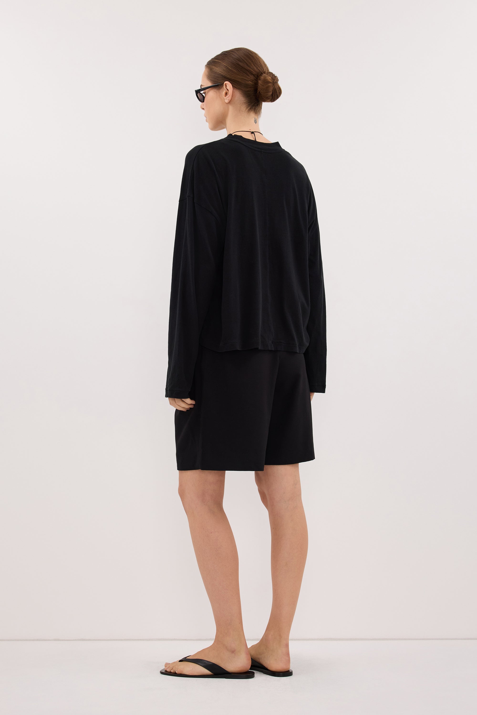 SLOANE BLACK LONG SLEEVE CREW KNIT TOP