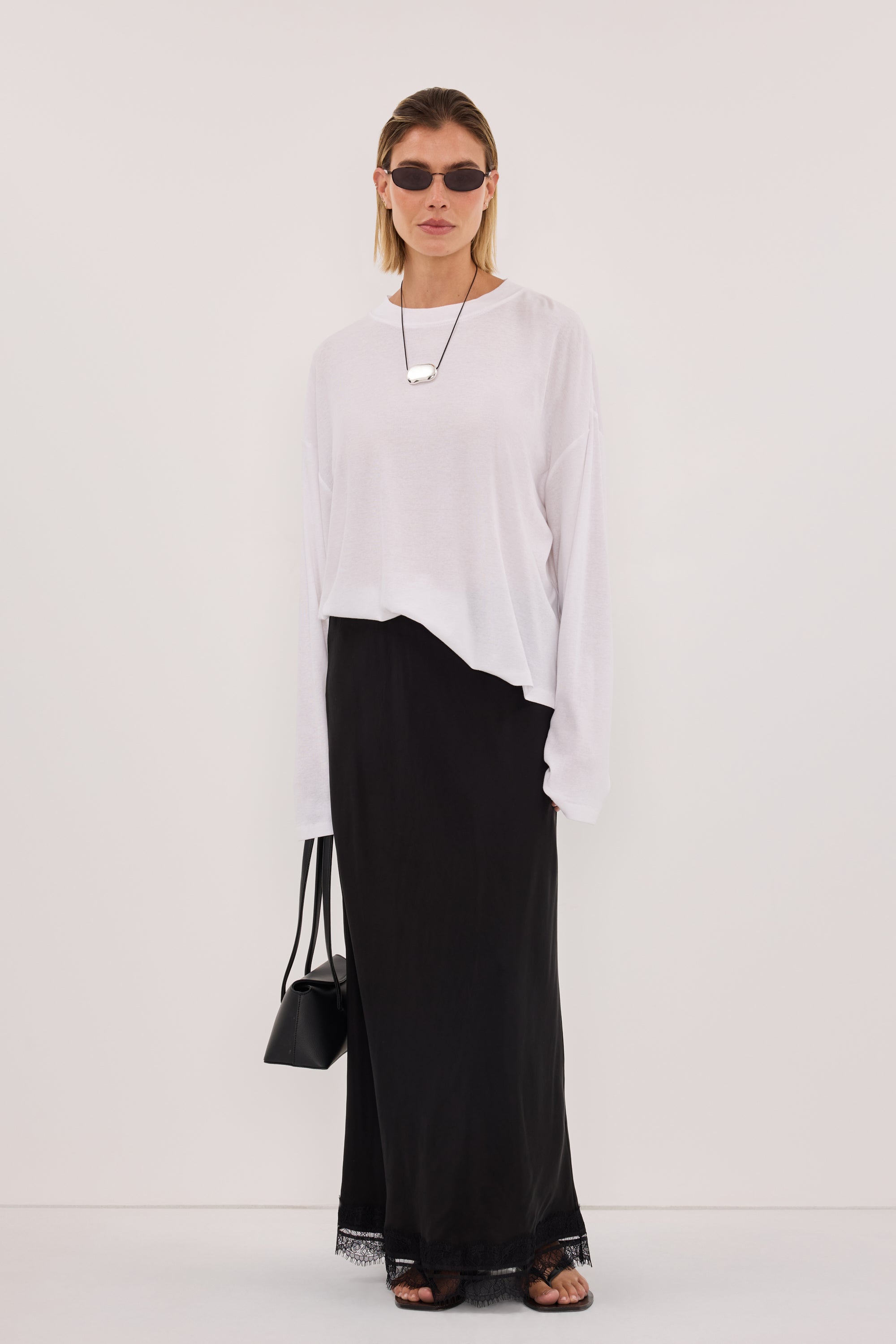 SLOANE WHITE LONG SLEEVE CREW KNIT TOP