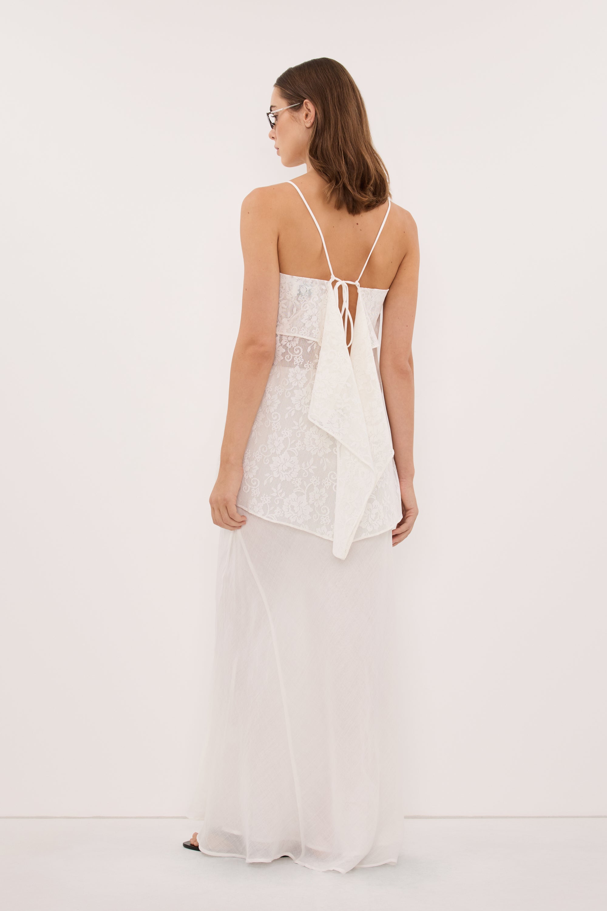 ANYA WHITE LACE WATERFALL TOP DISSH ANYA WHITE LACE WATERFALL TOP DISSH