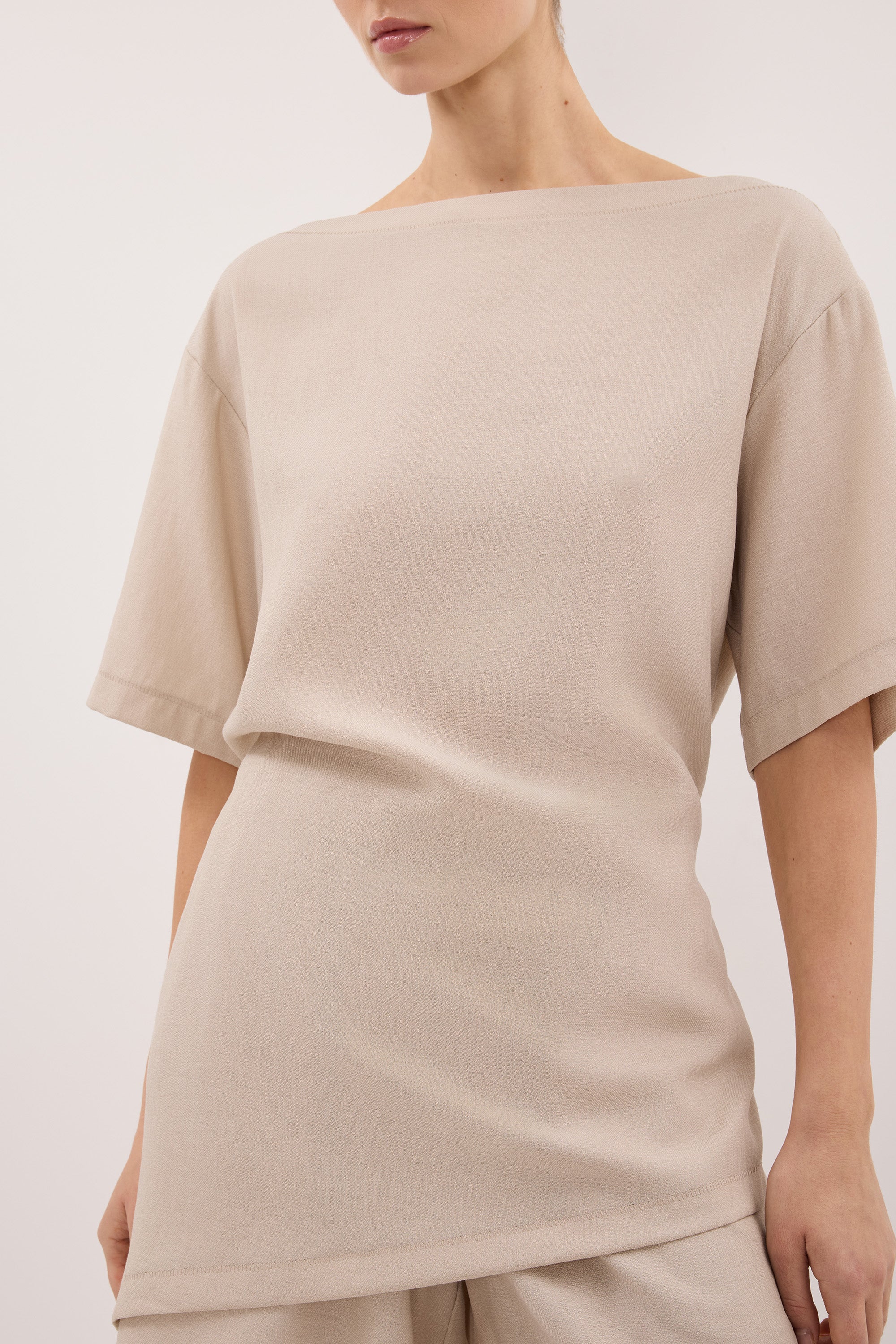 CALIA BONE BOAT NECK SLEEVED TOP