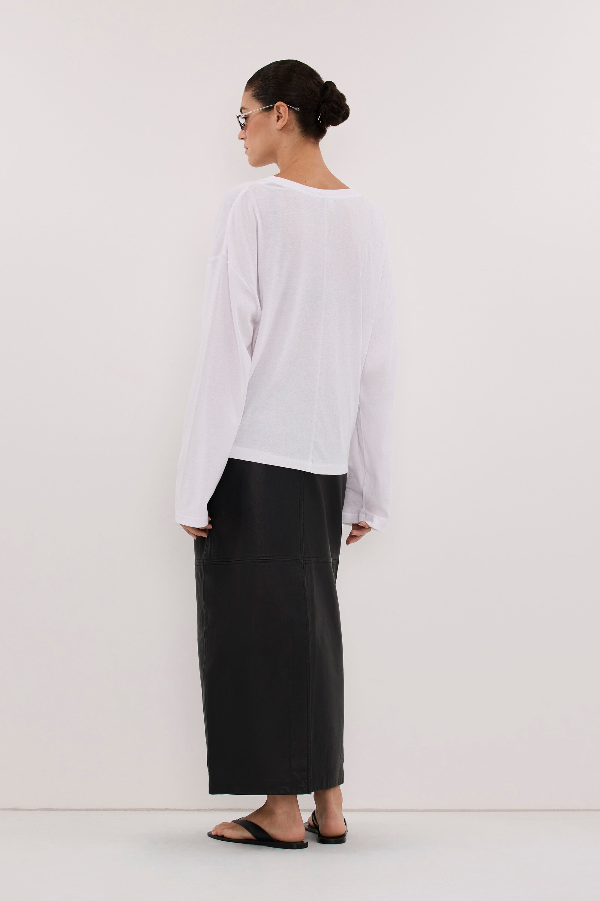 DARINA WHITE V NECK SLEEVED TOP