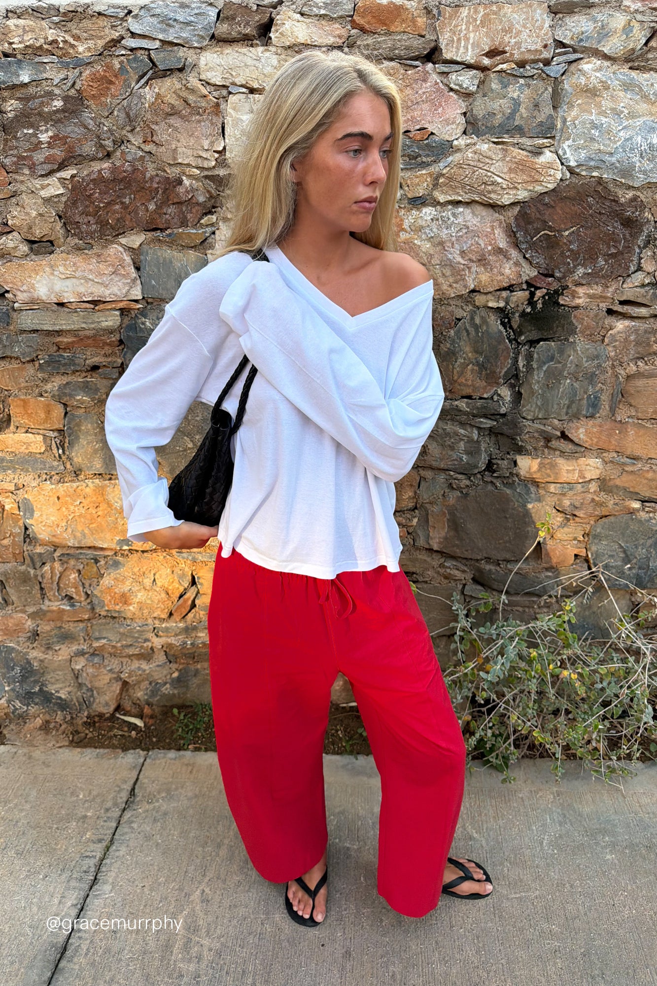 DARINA WHITE V NECK SLEEVED TOP