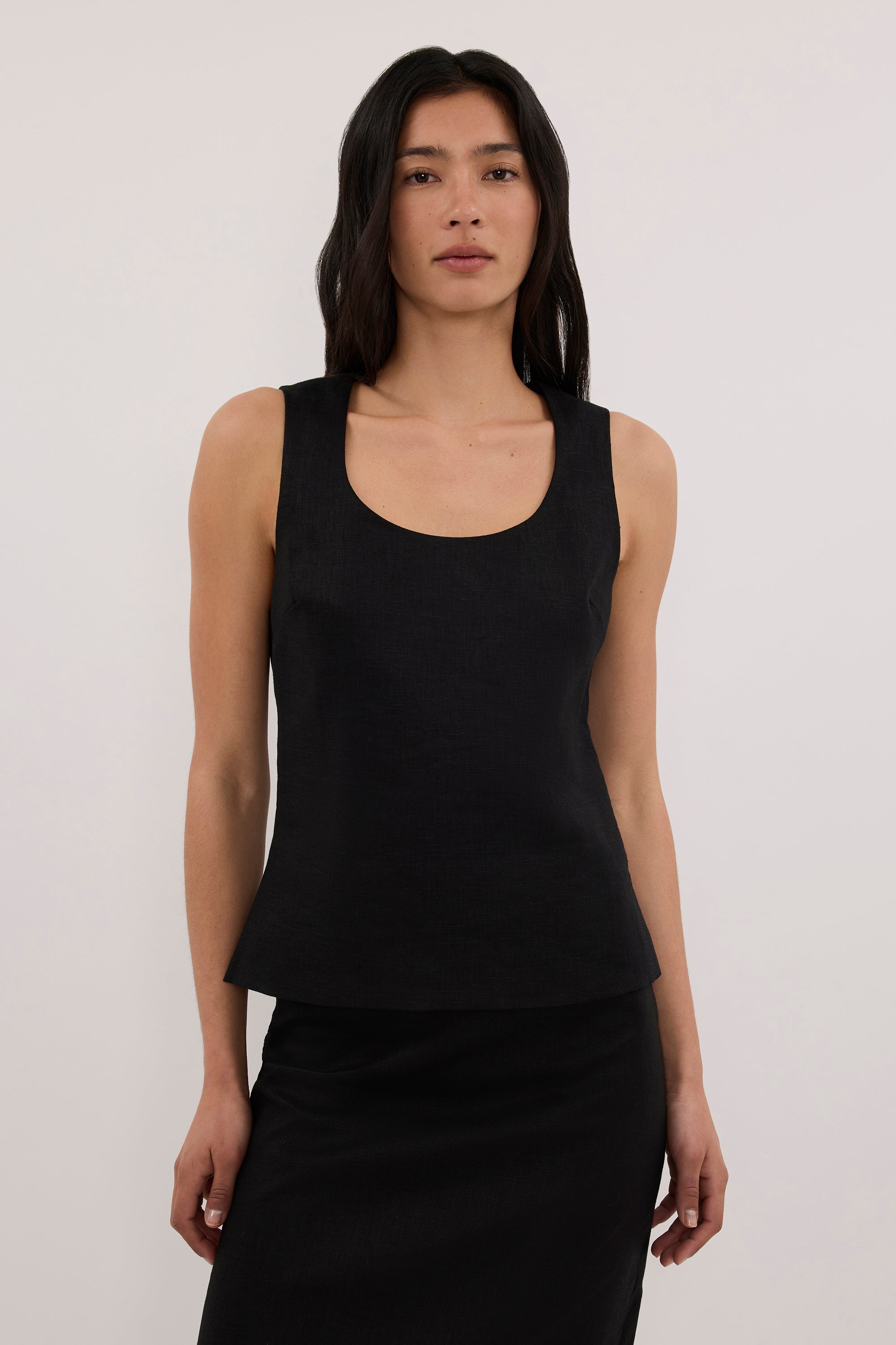 AURELI BLACK LINEN TOP