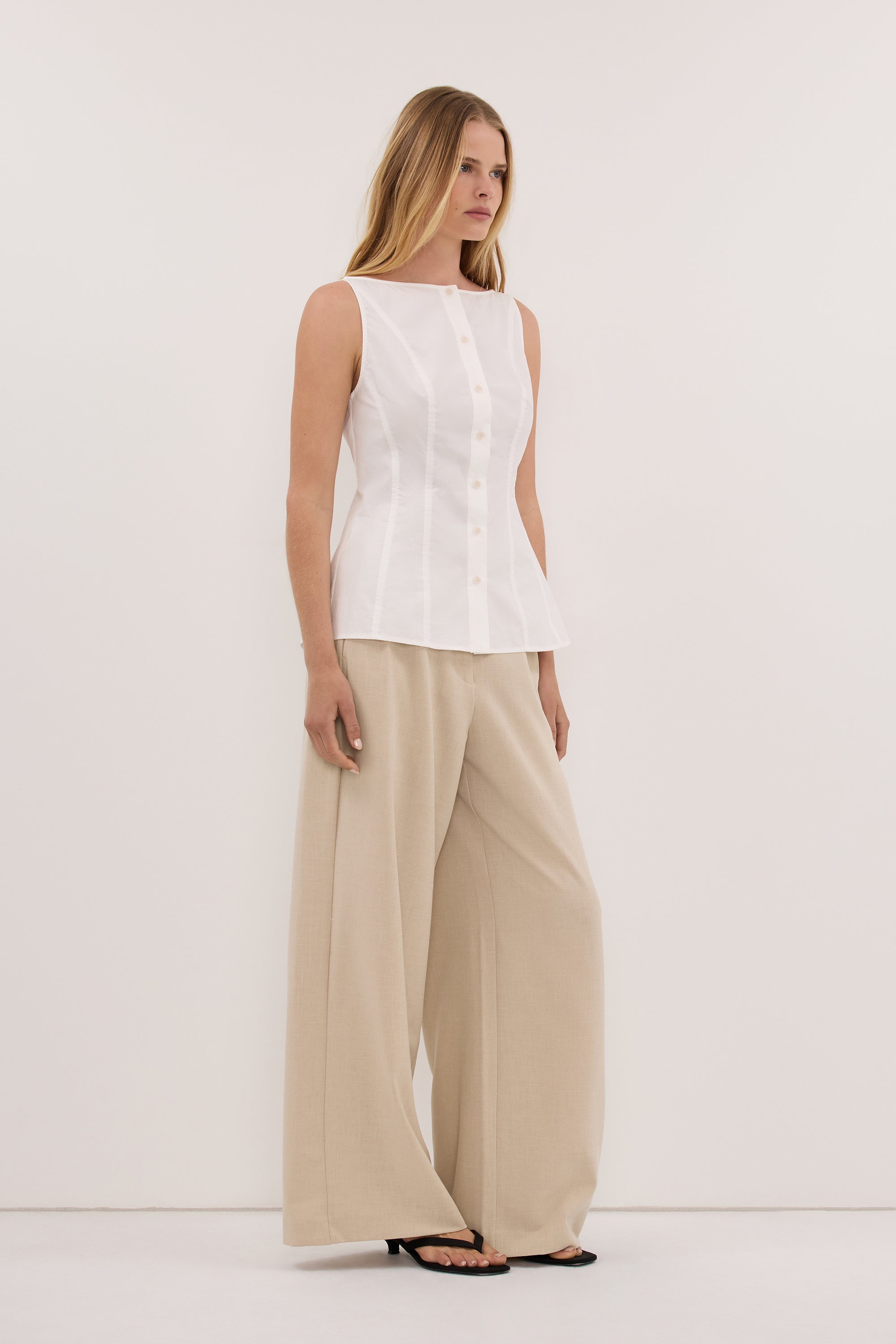 SCOTTIE WHITE SLEEVELESS COTTON TOP