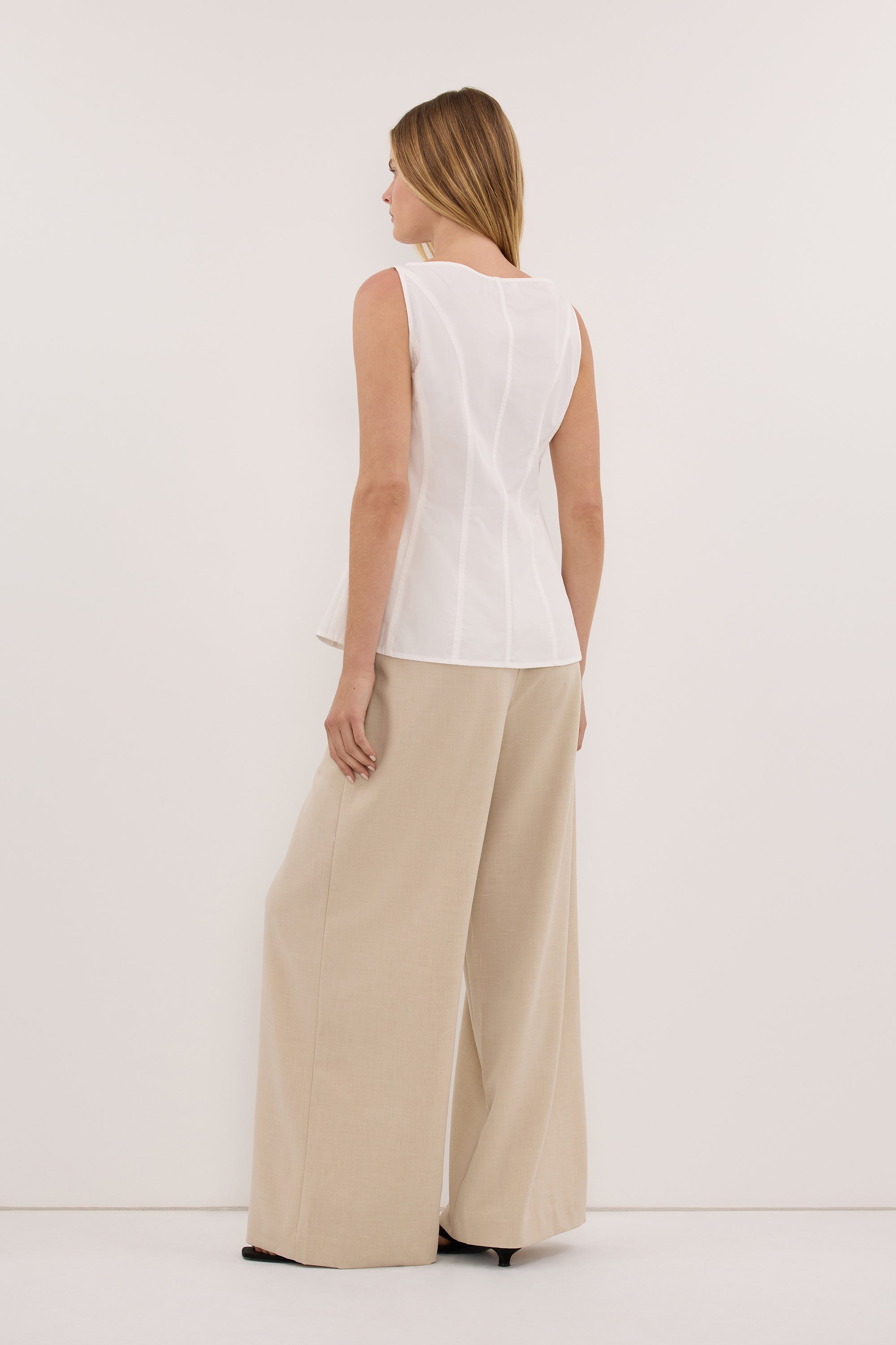 SCOTTIE WHITE SLEEVELESS COTTON TOP