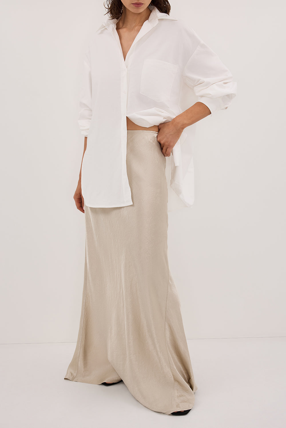 BREANNA PUMICE CRINKLE SATIN SKIRT – DISSH