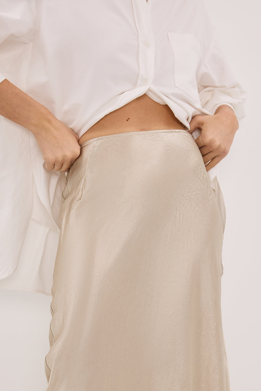 BREANNA PUMICE CRINKLE SATIN SKIRT – DISSH