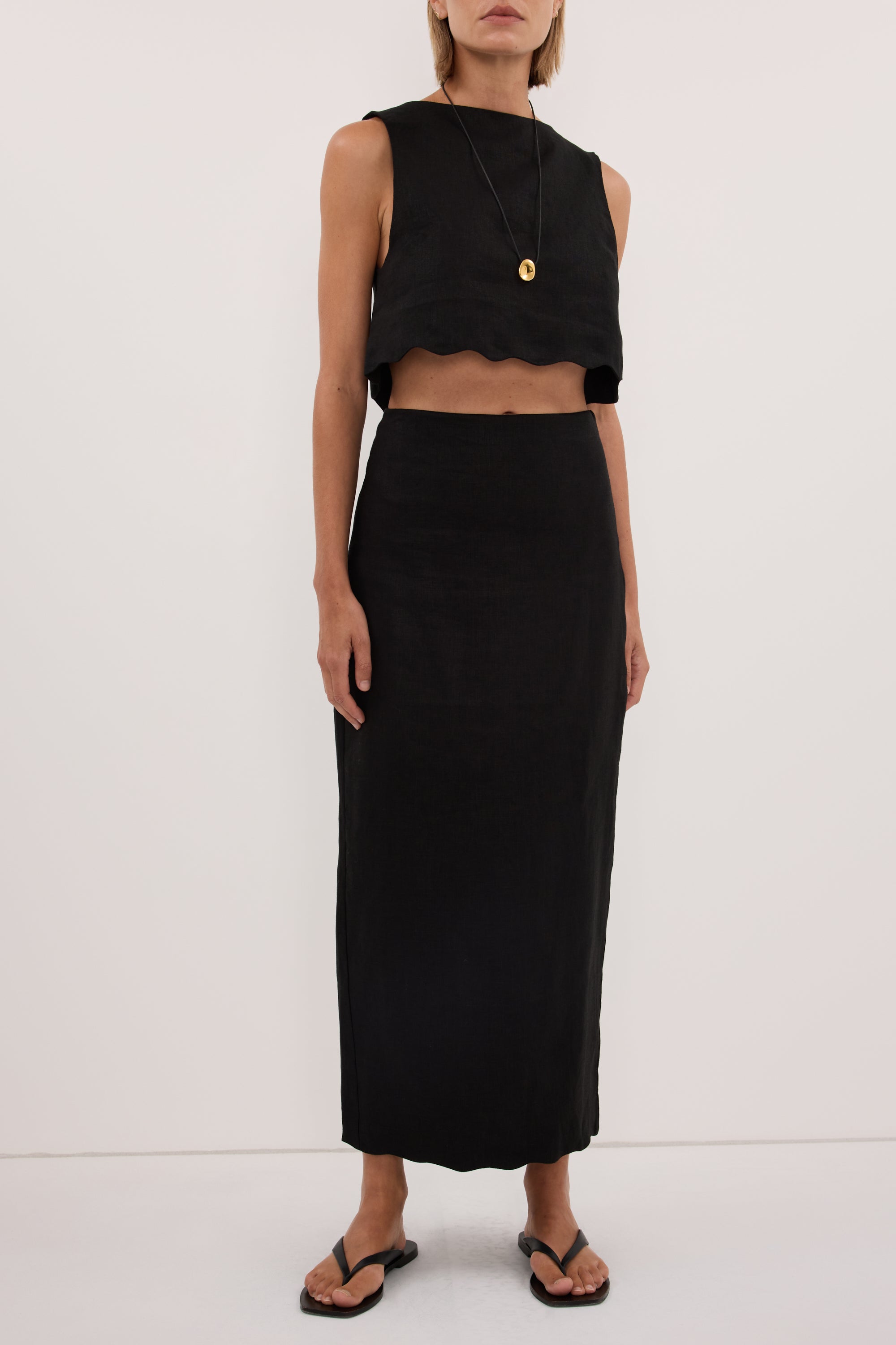 LELA BLACK LINEN MIDI SKIRT – DISSH