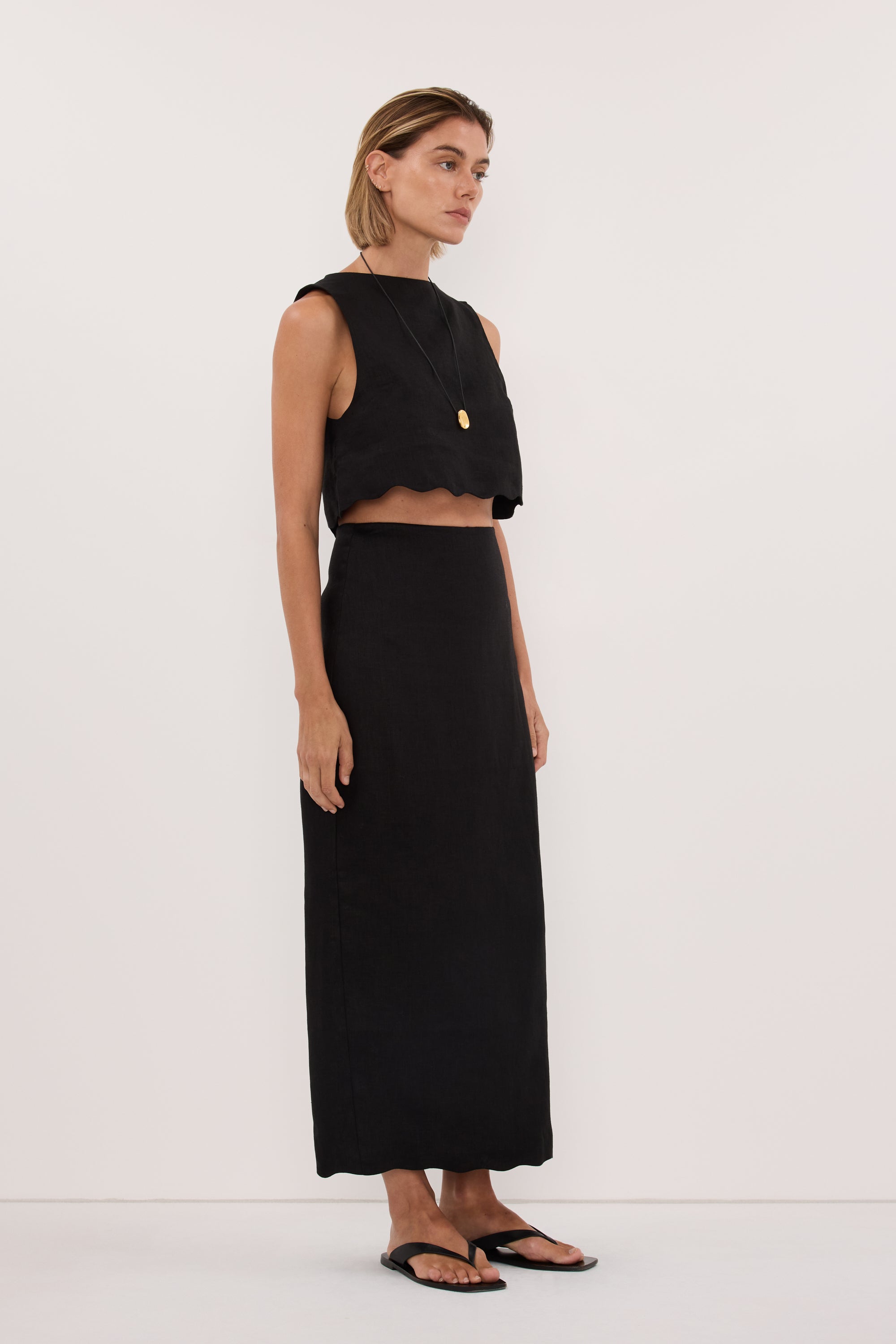 LELA BLACK LINEN MIDI SKIRT – DISSH