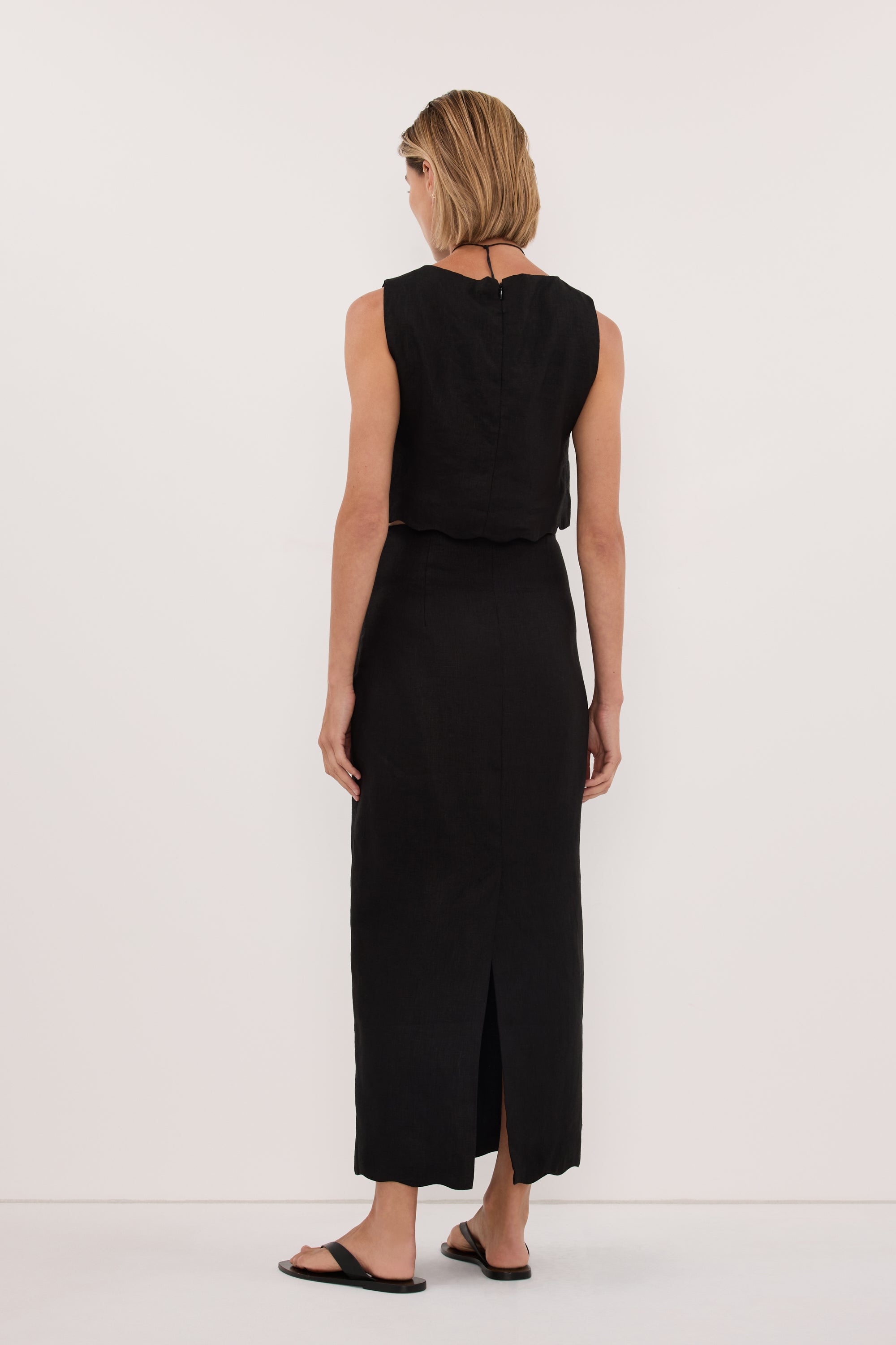 LELA BLACK LINEN MIDI SKIRT – DISSH