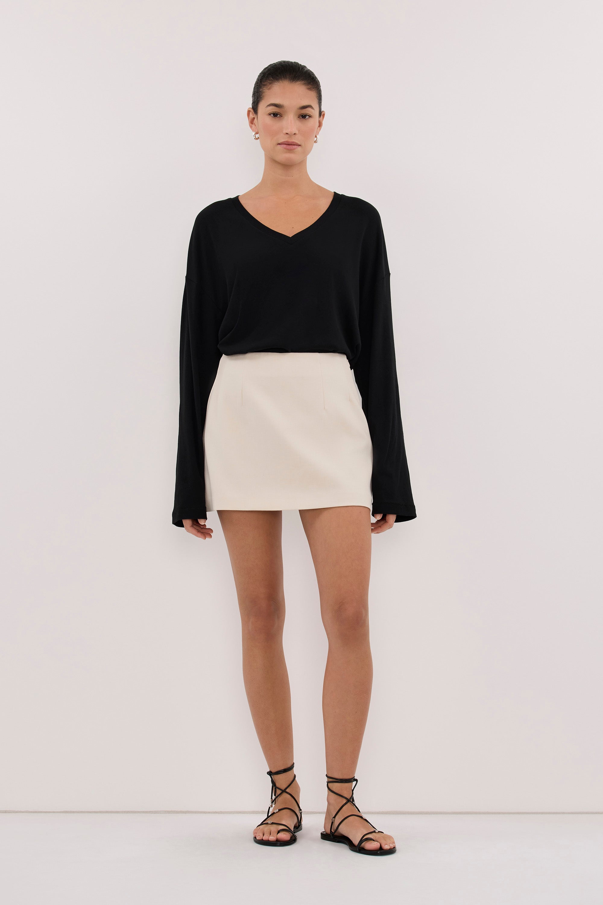 TRINITY BONE TAILORED SKORT