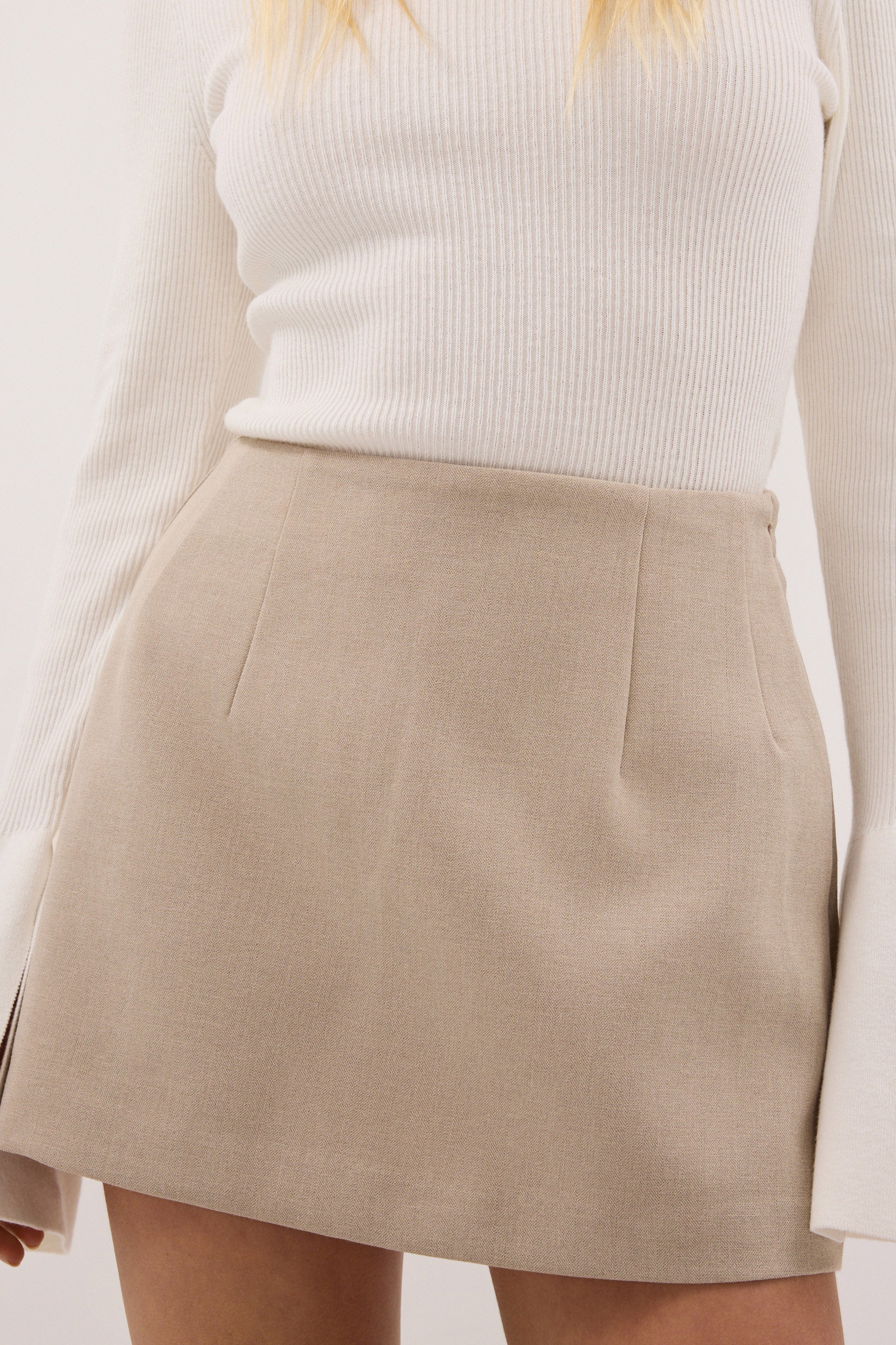 TRINITY OAT TAILORED SKORT