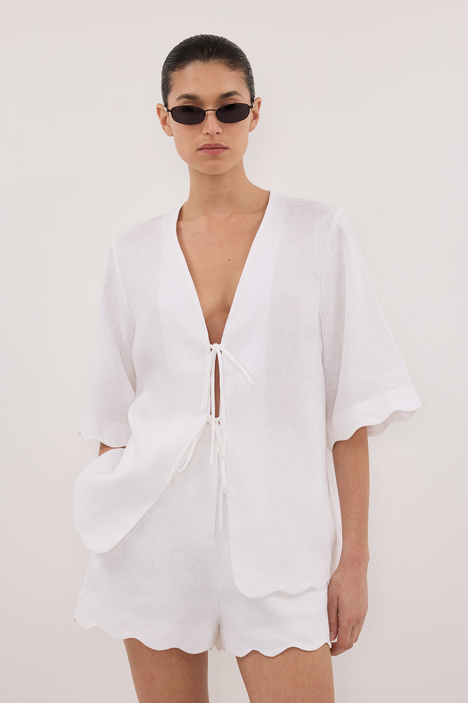 LELA WHITE LINEN SHORT