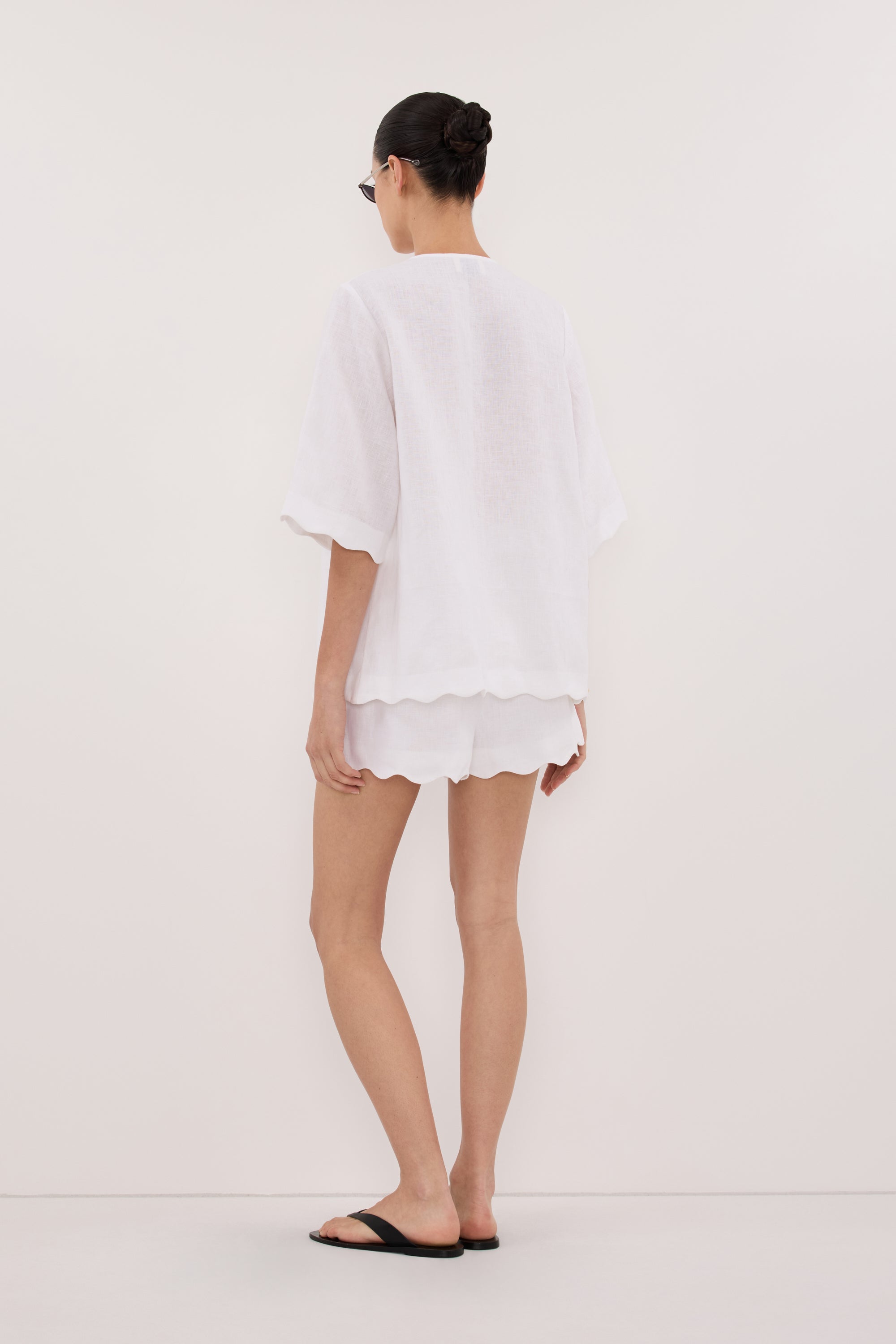 LELA WHITE LINEN SHORT
